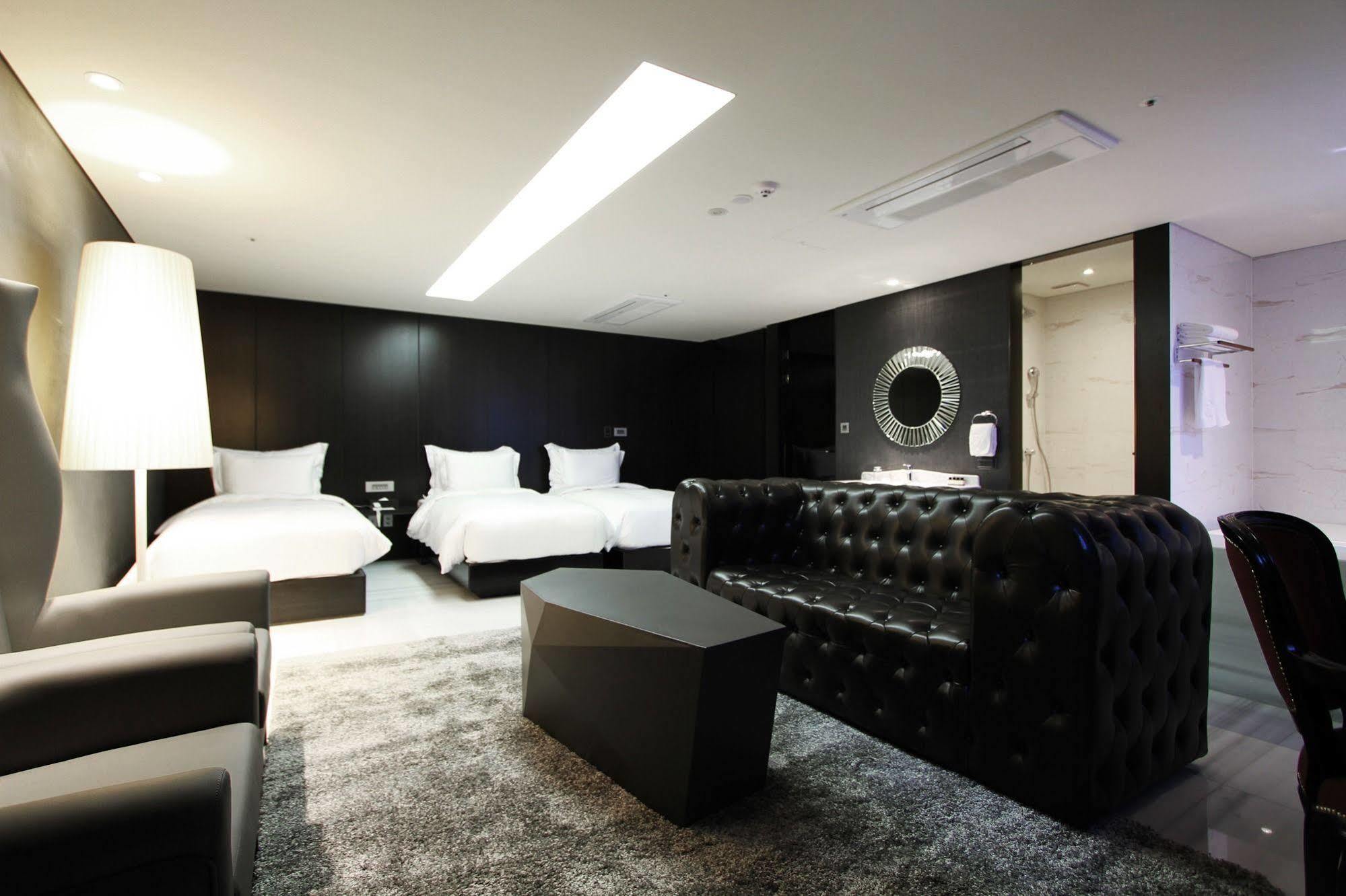 Hotel Richwell 3*