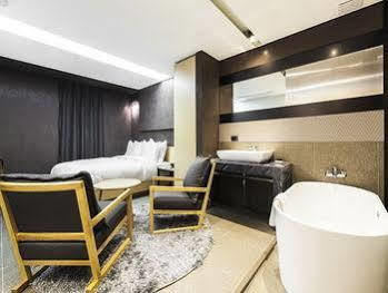 Hotel Richwell