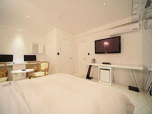 Motel Sinchon Gaeul 2*