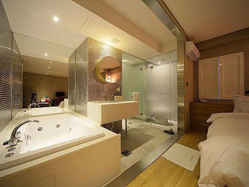 Sinchon Gaeul Motel