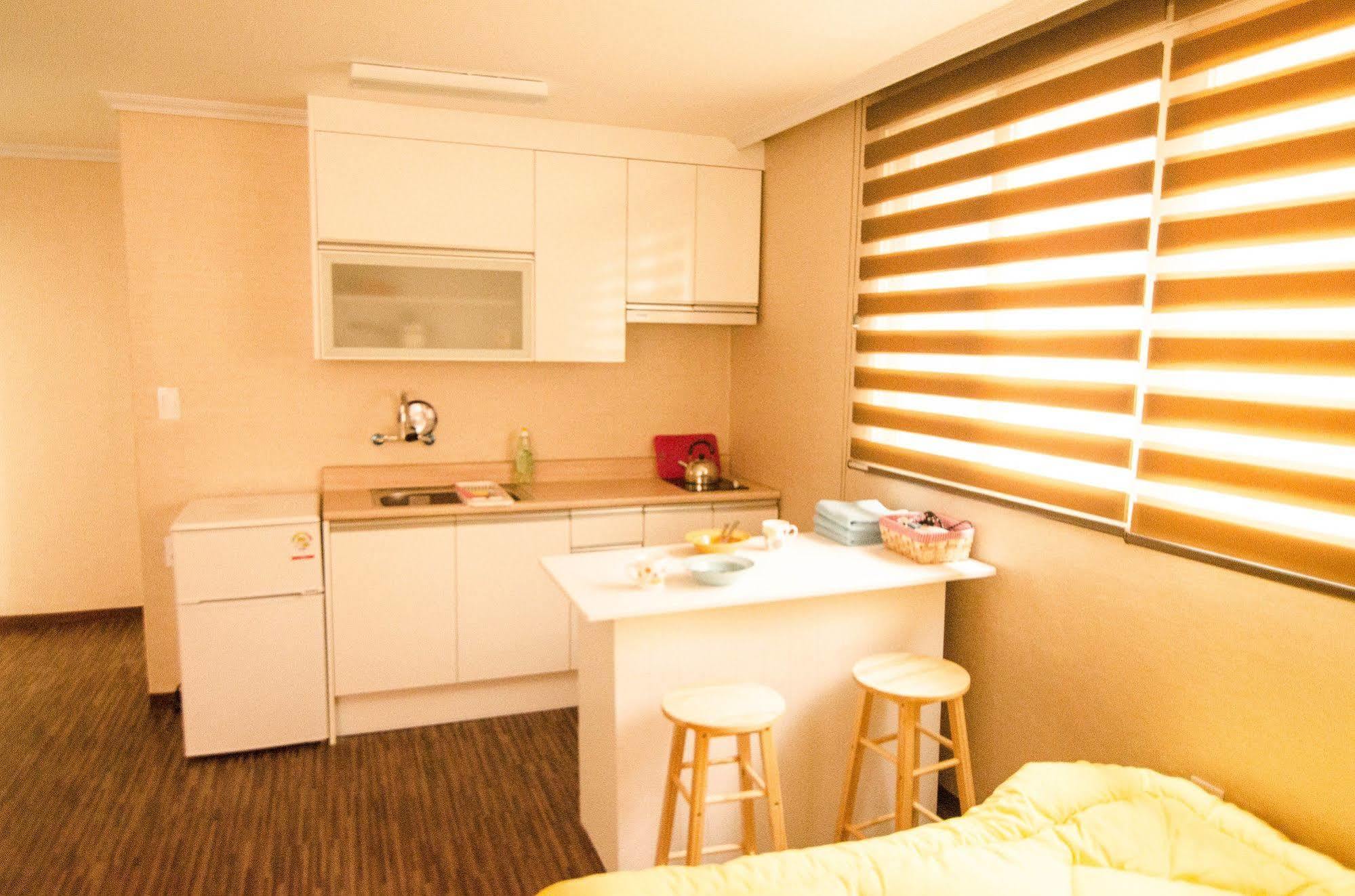 Hostel Yakorea Hongdae *