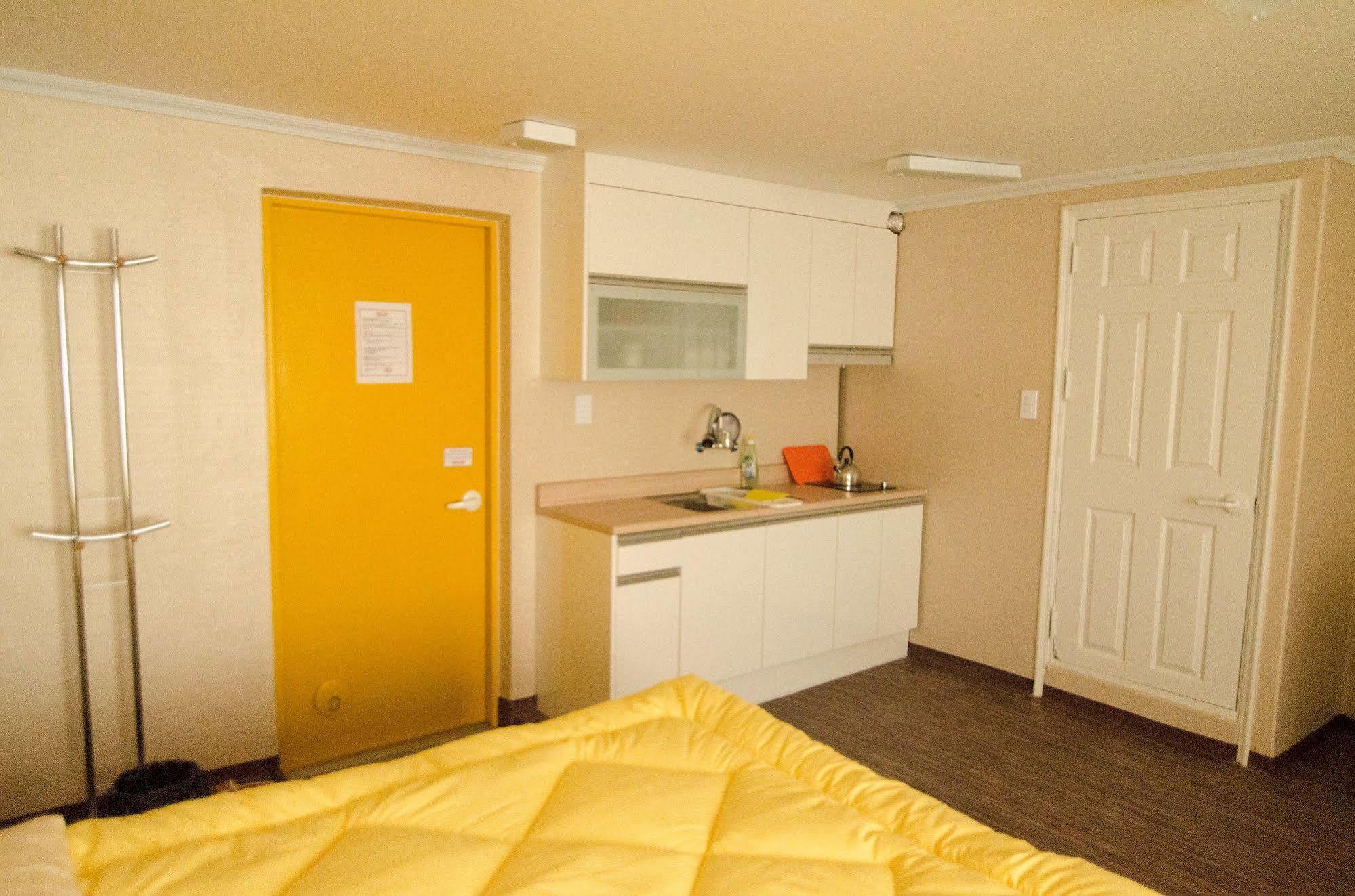 Yakorea Hongdae Hostel