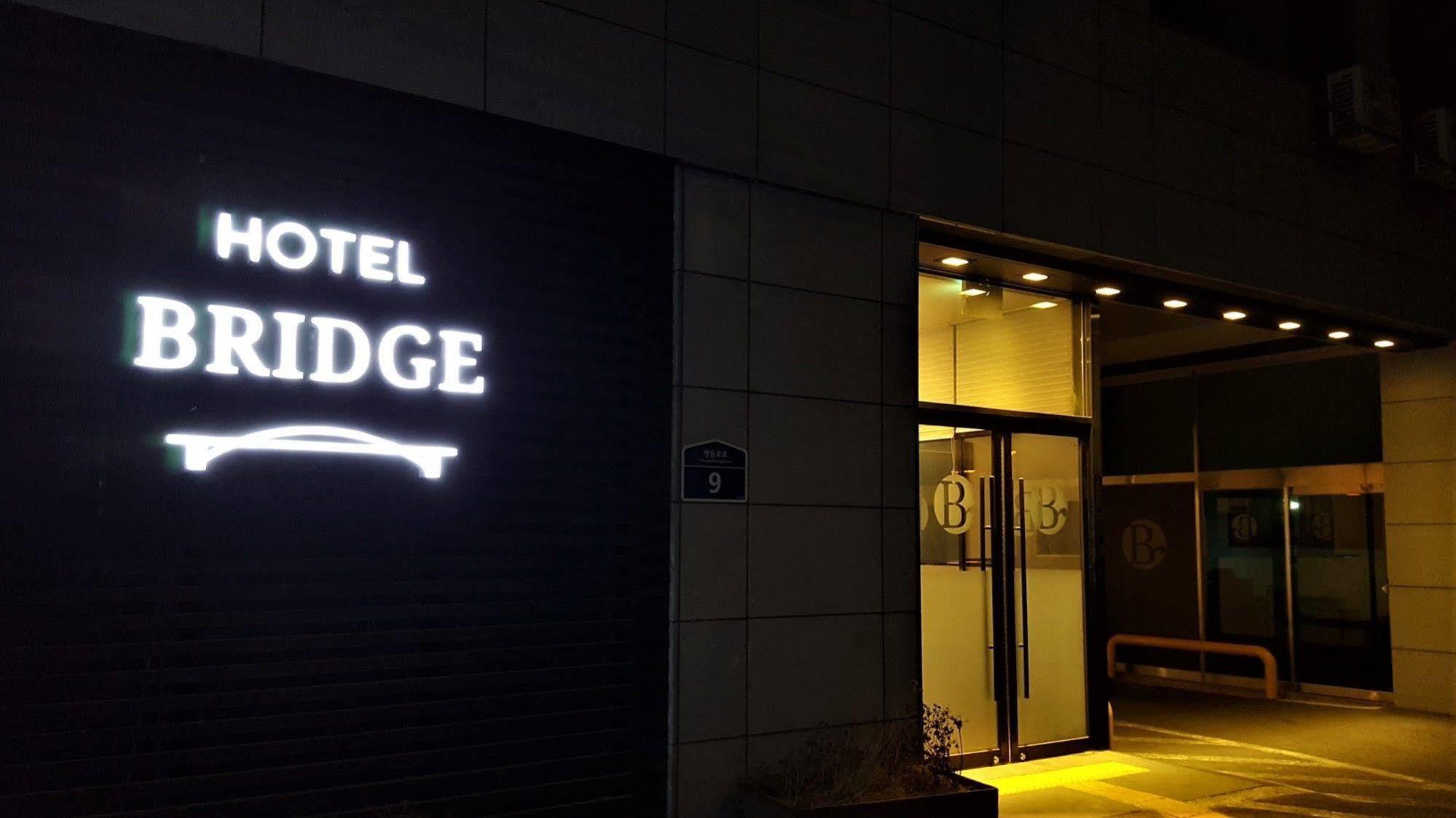 Hotel Bridge 3*