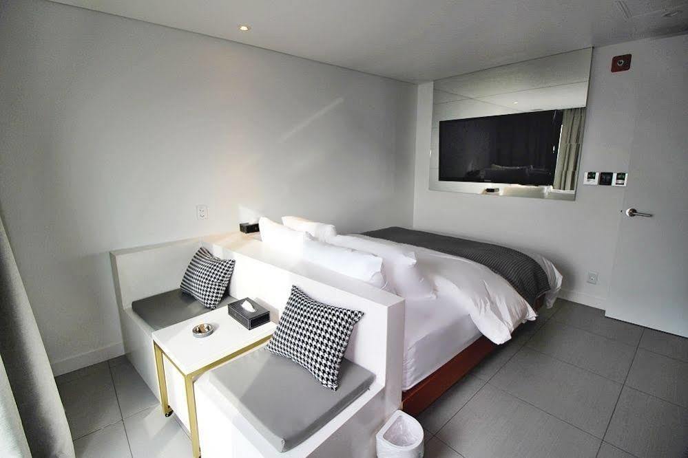 Motel Circle 2*