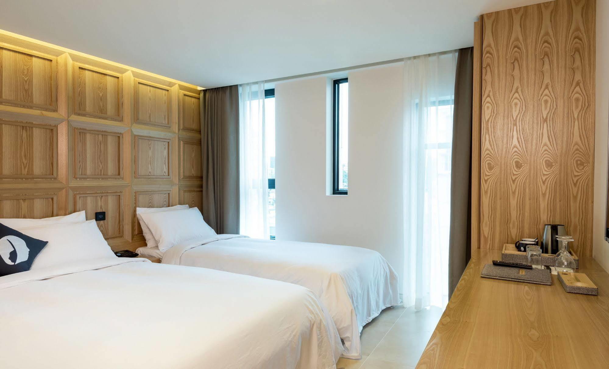 Hotel The Designers Lyj Gangnam Premier 3*