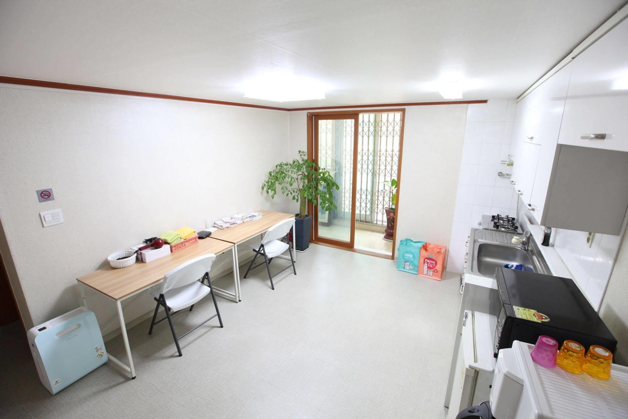 Lombard House - 2*