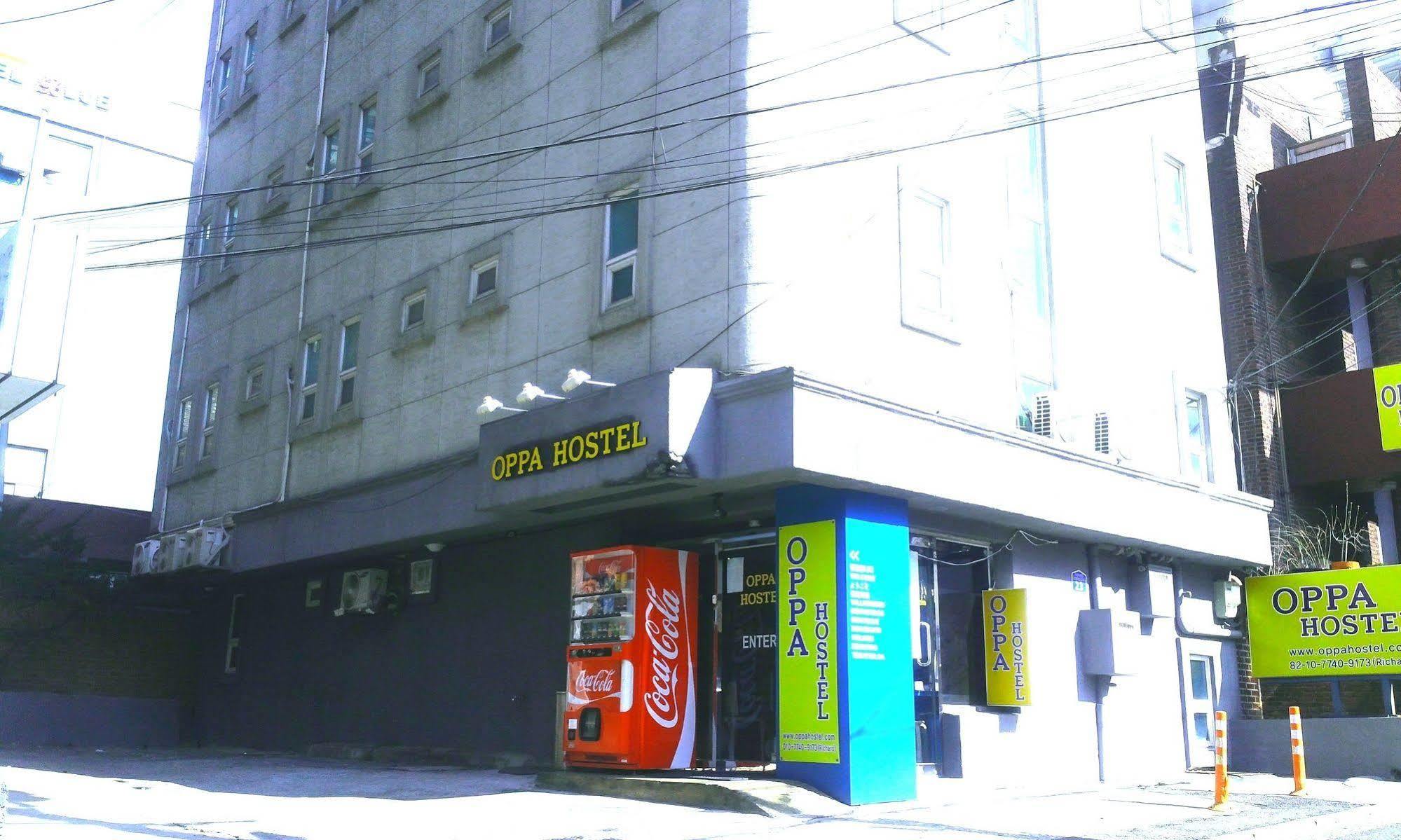 Oppa Hostel *