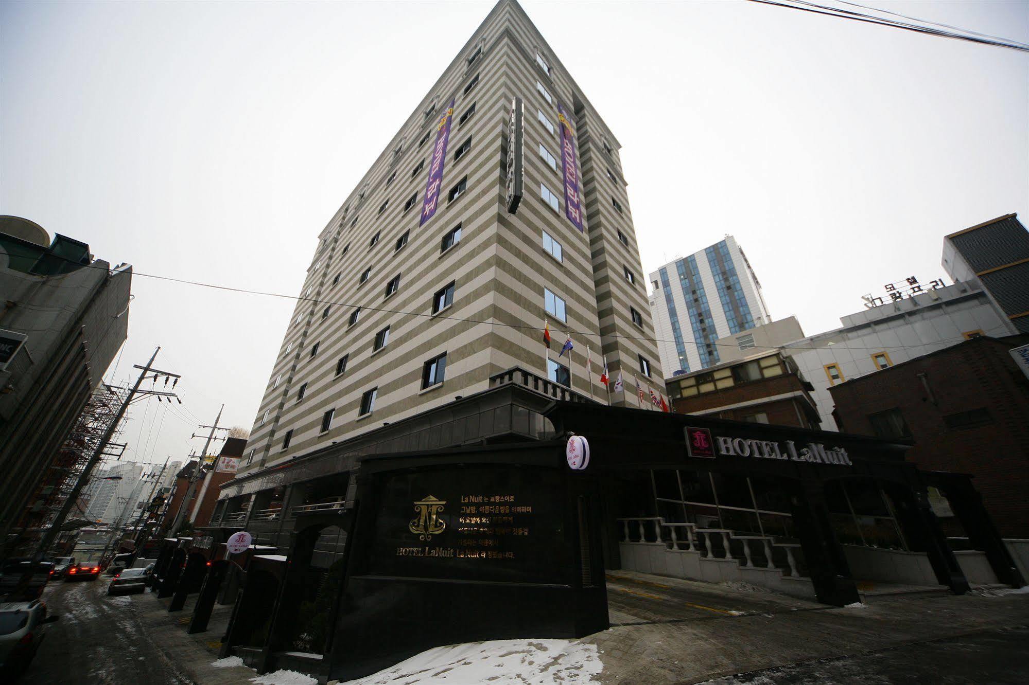 Lanuit Hotel 3*
