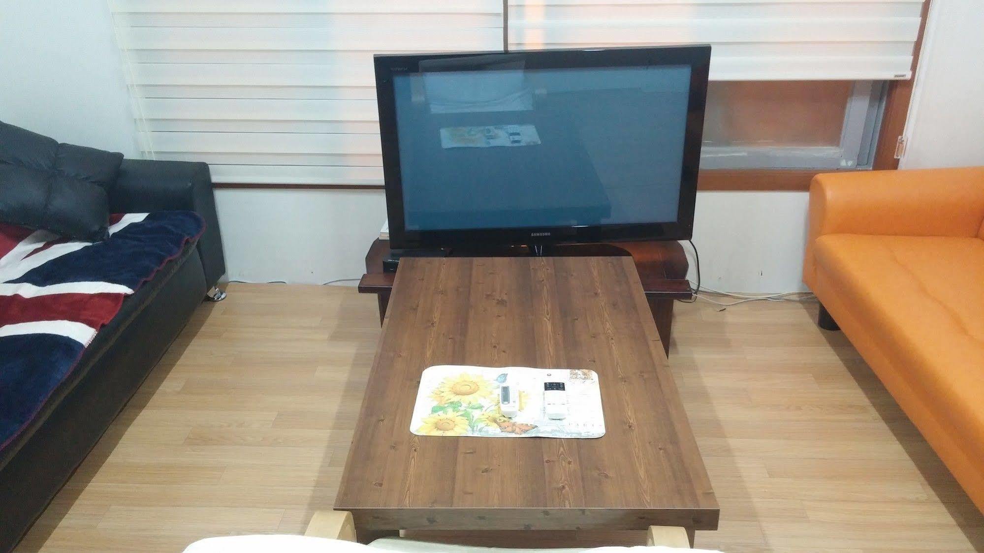 J Story Guest house 2*