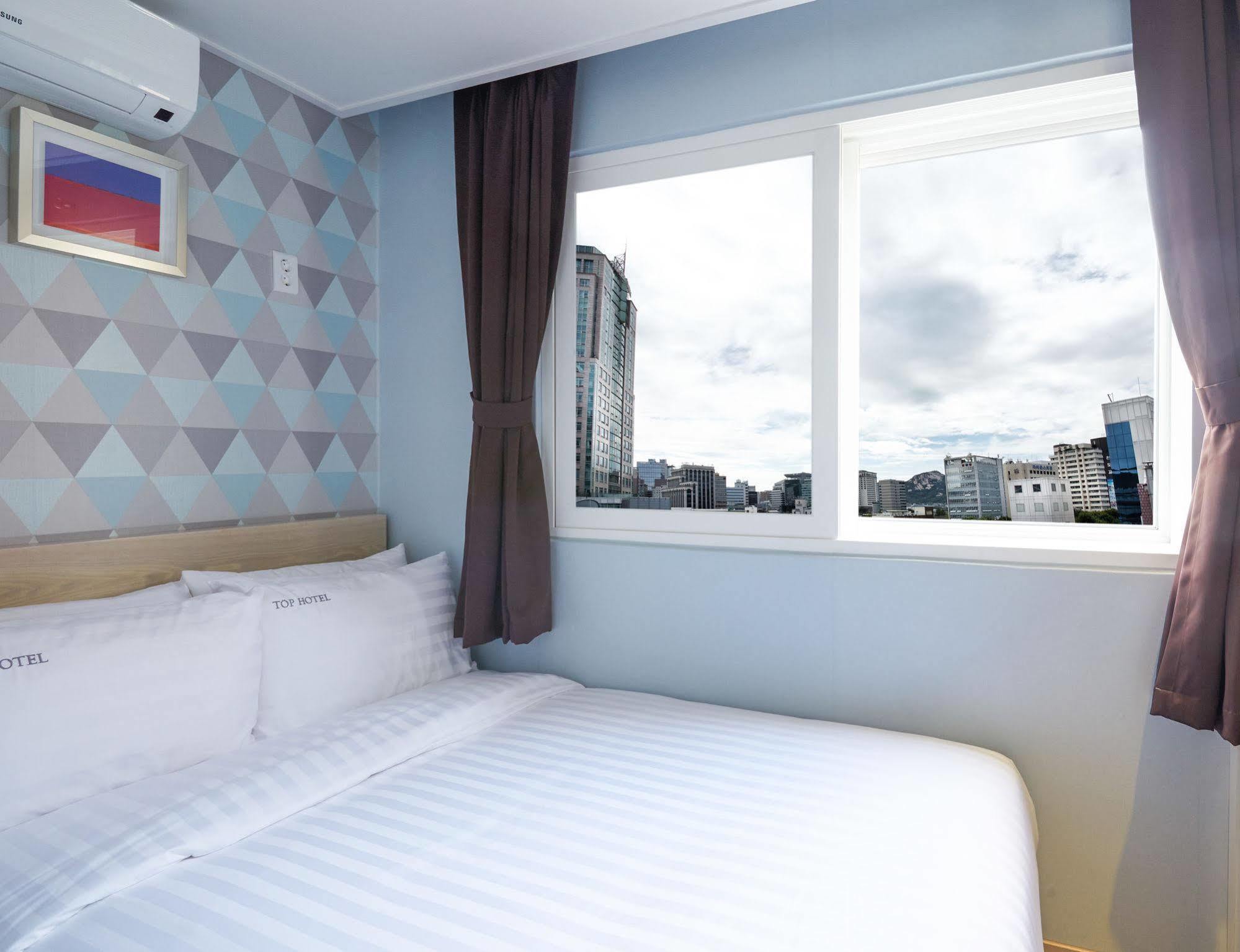 & Aparthotel