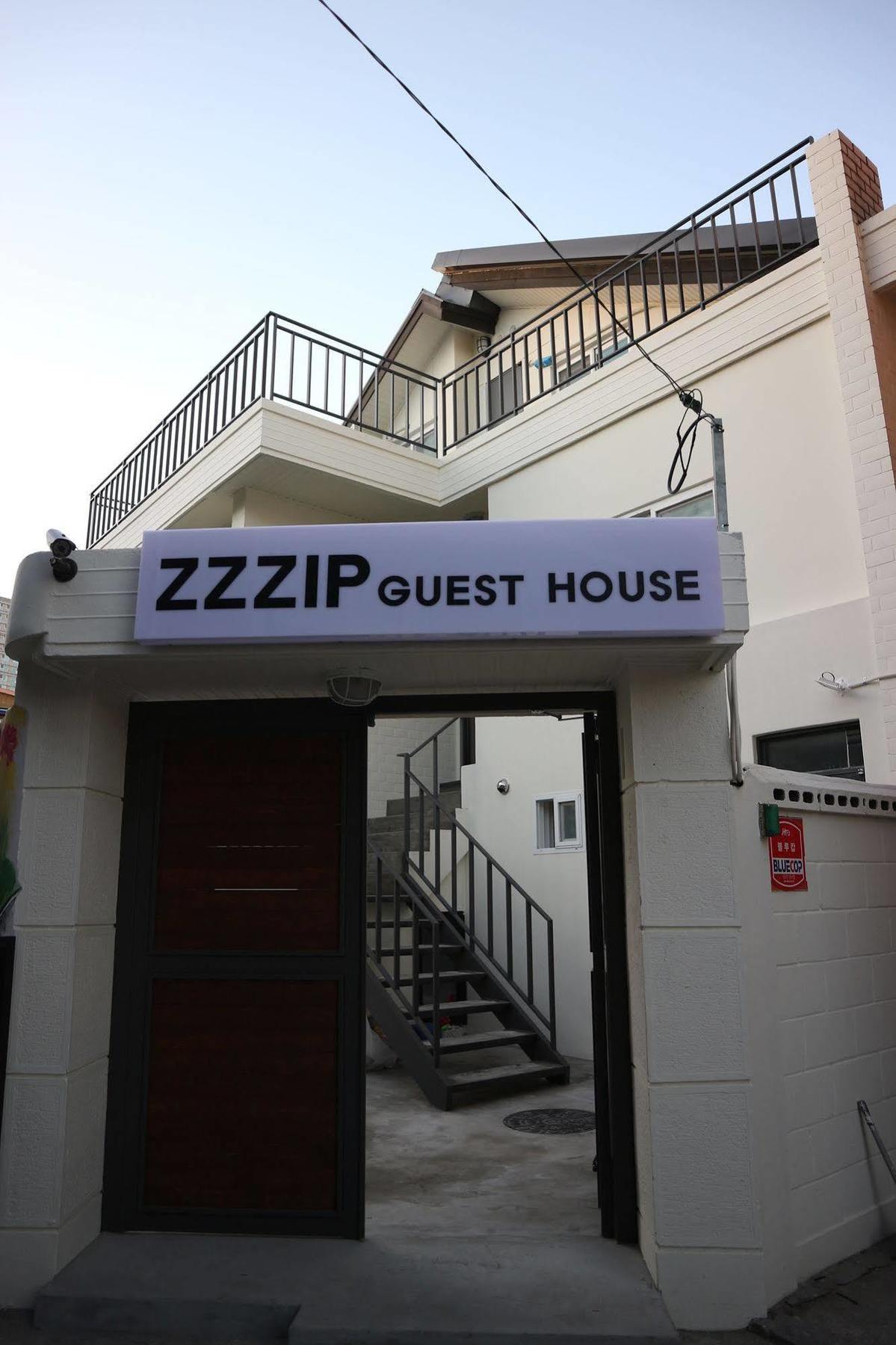 Asrama Zzzip In Hongdae Seoul