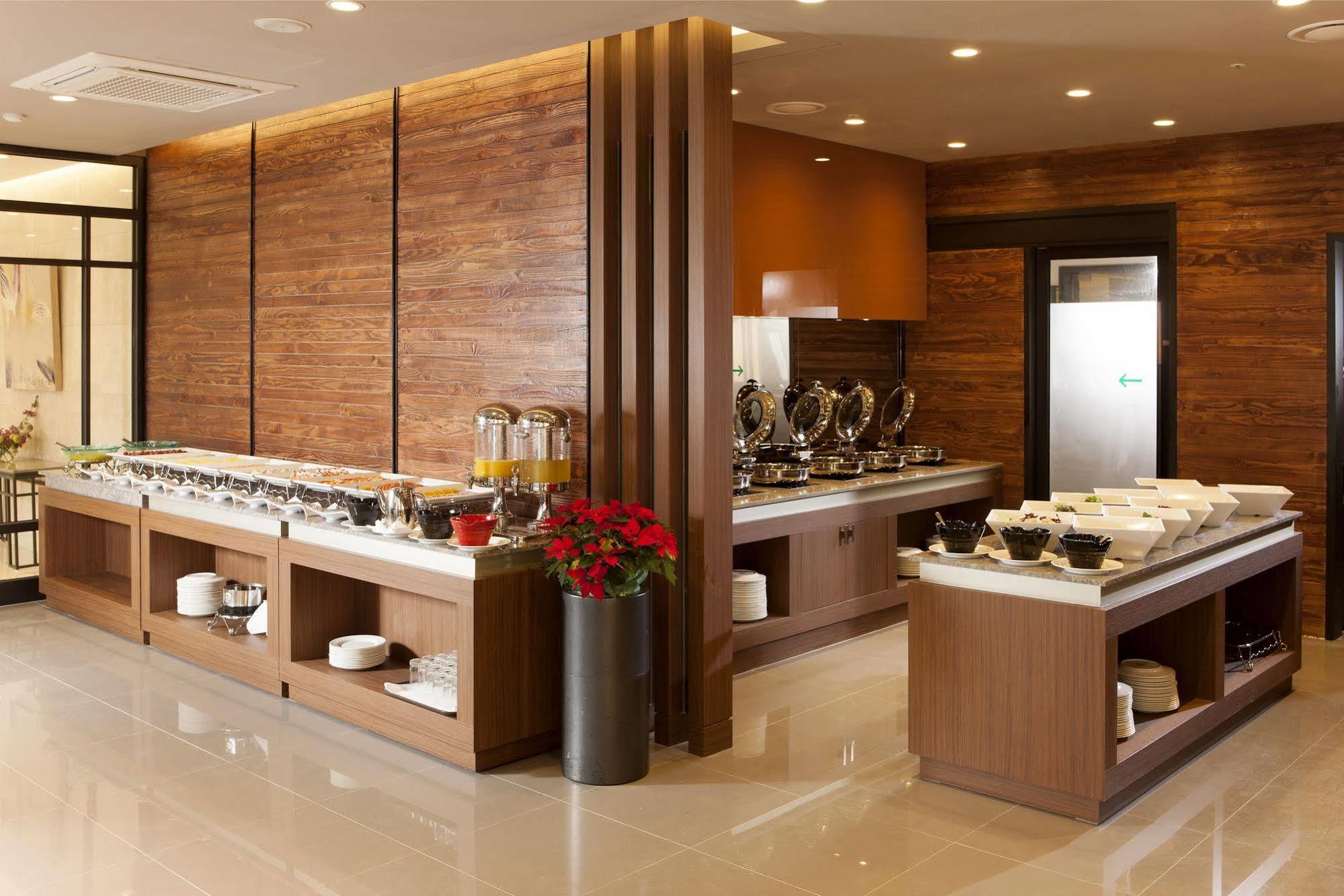 Hotel Staz Myeongdong 1