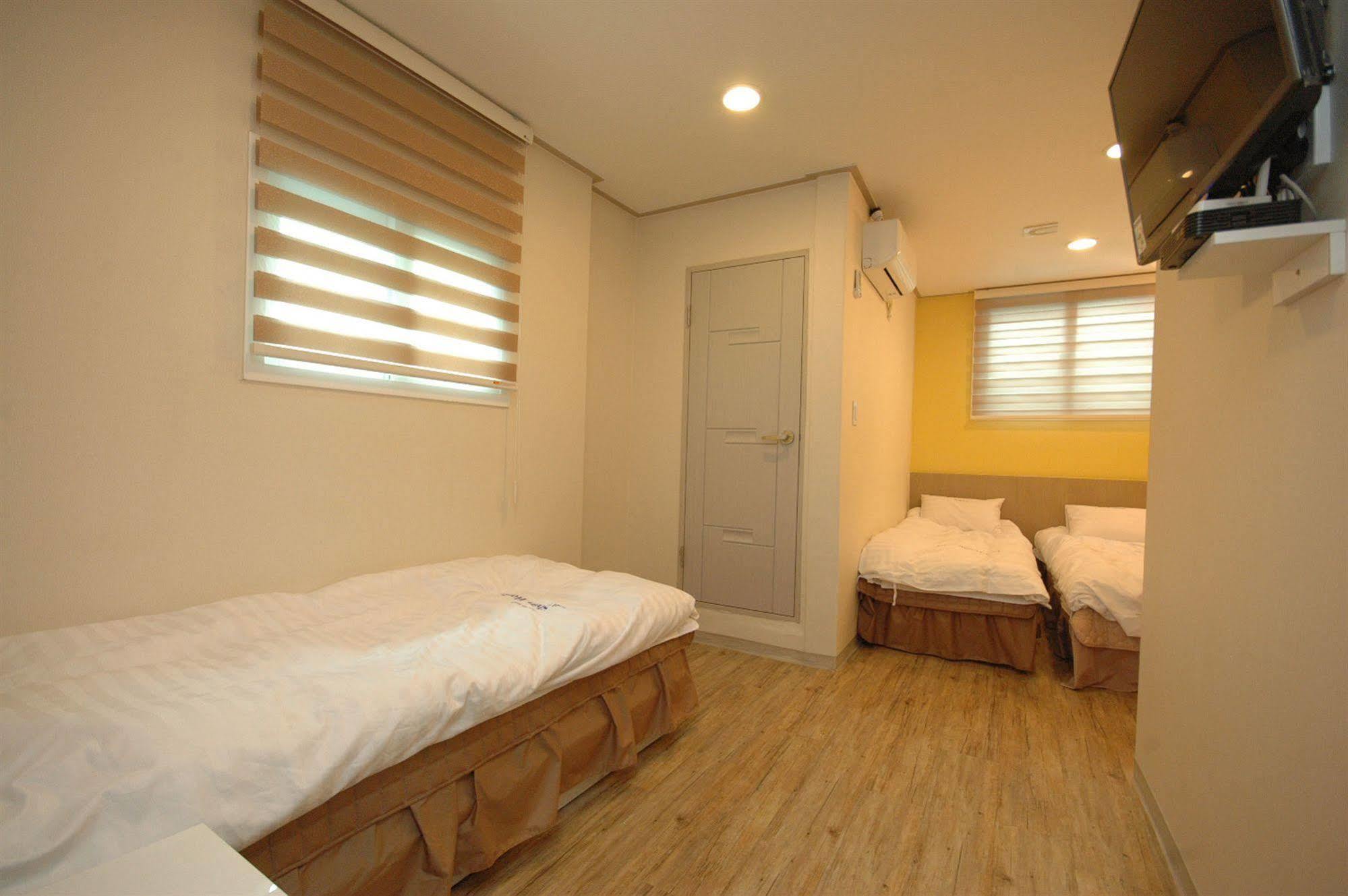 Dongdaemun Hwashin Hostel *