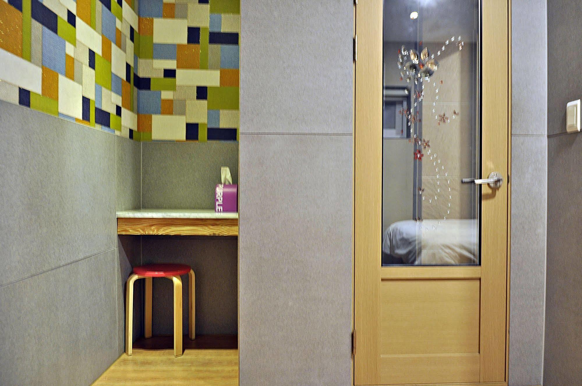 D.h Sinchon Guest house Seoul