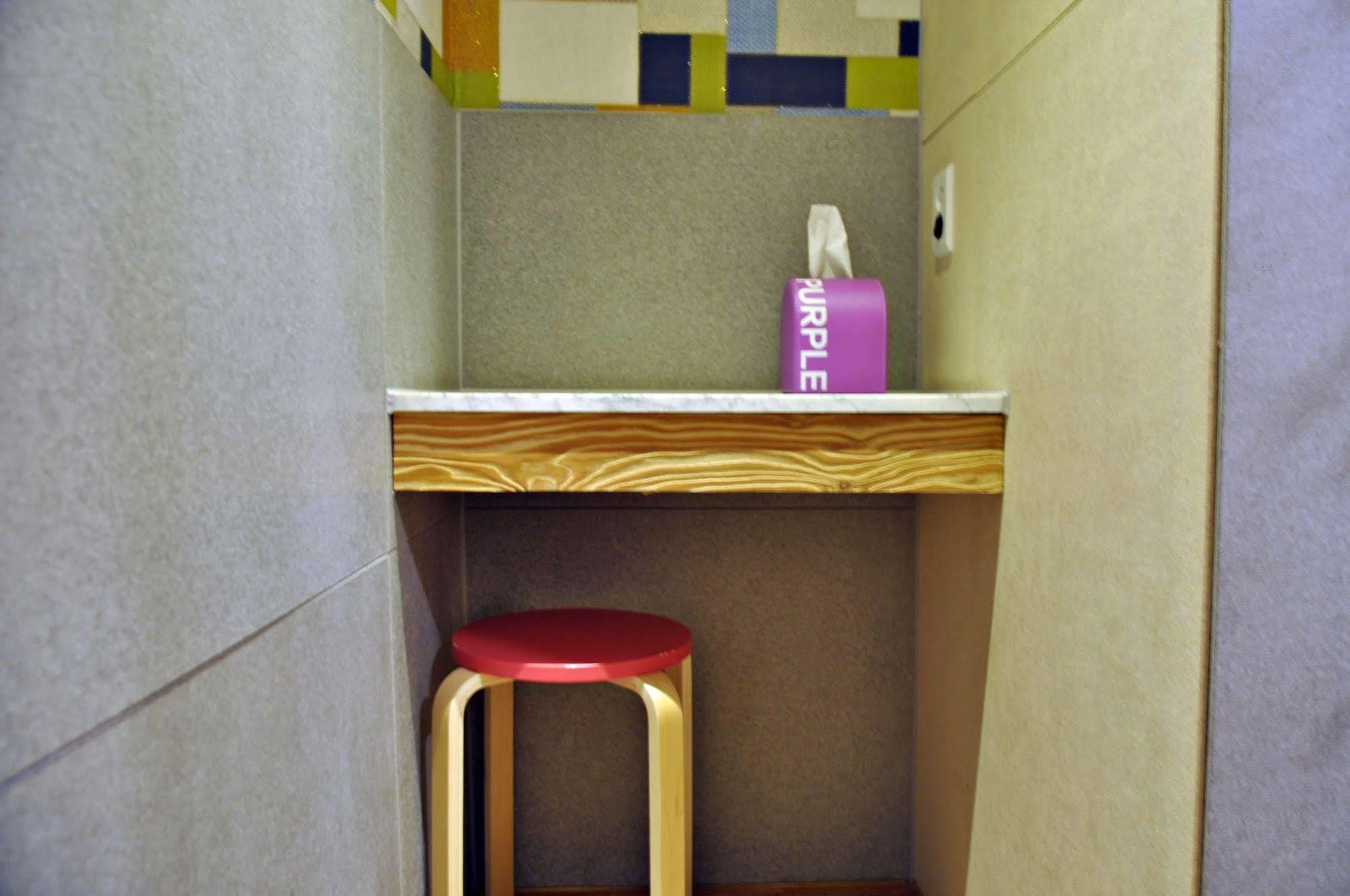 D.h Sinchon Guest house