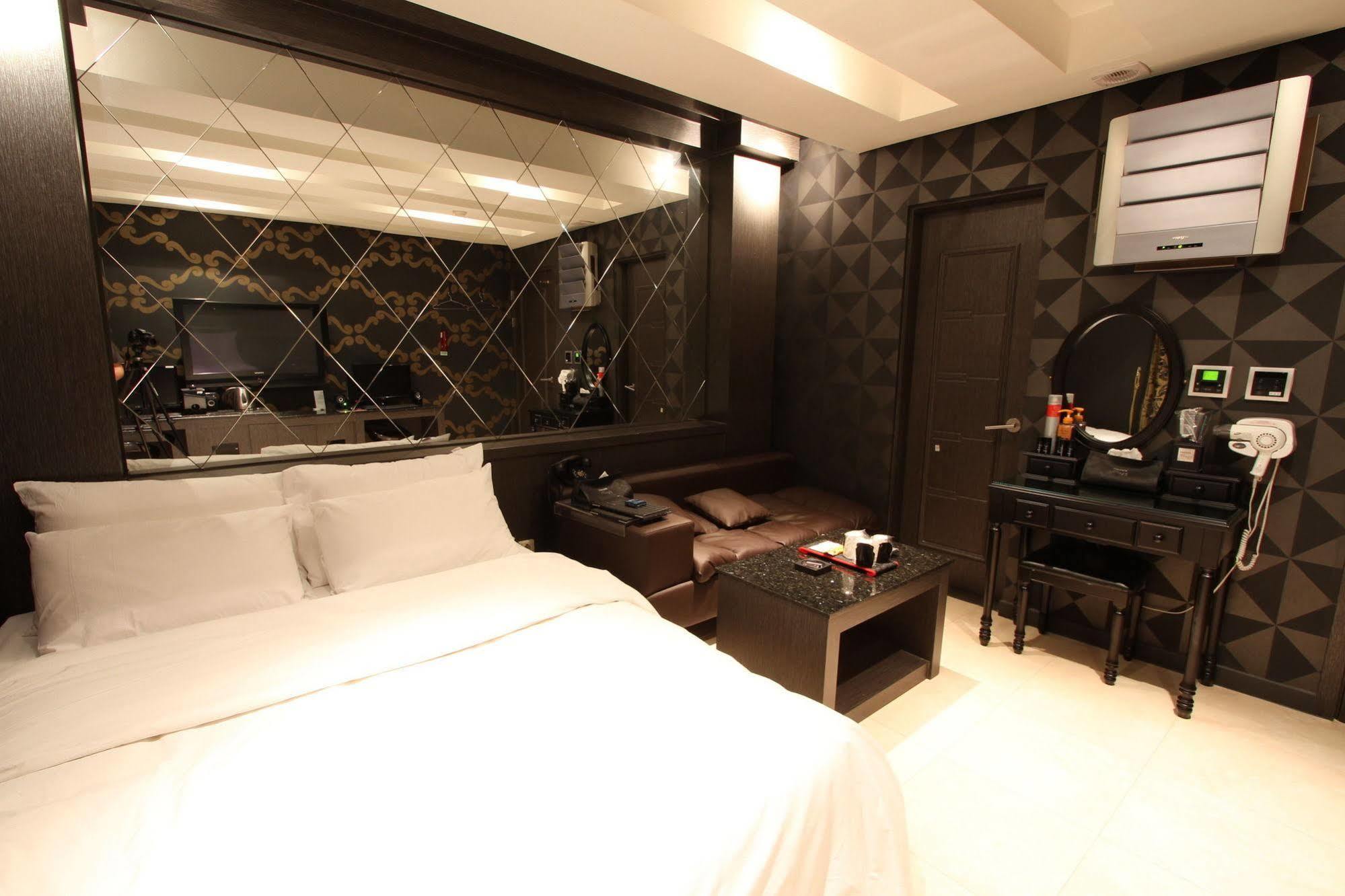 Motel Gangnam Chocolate Seoul