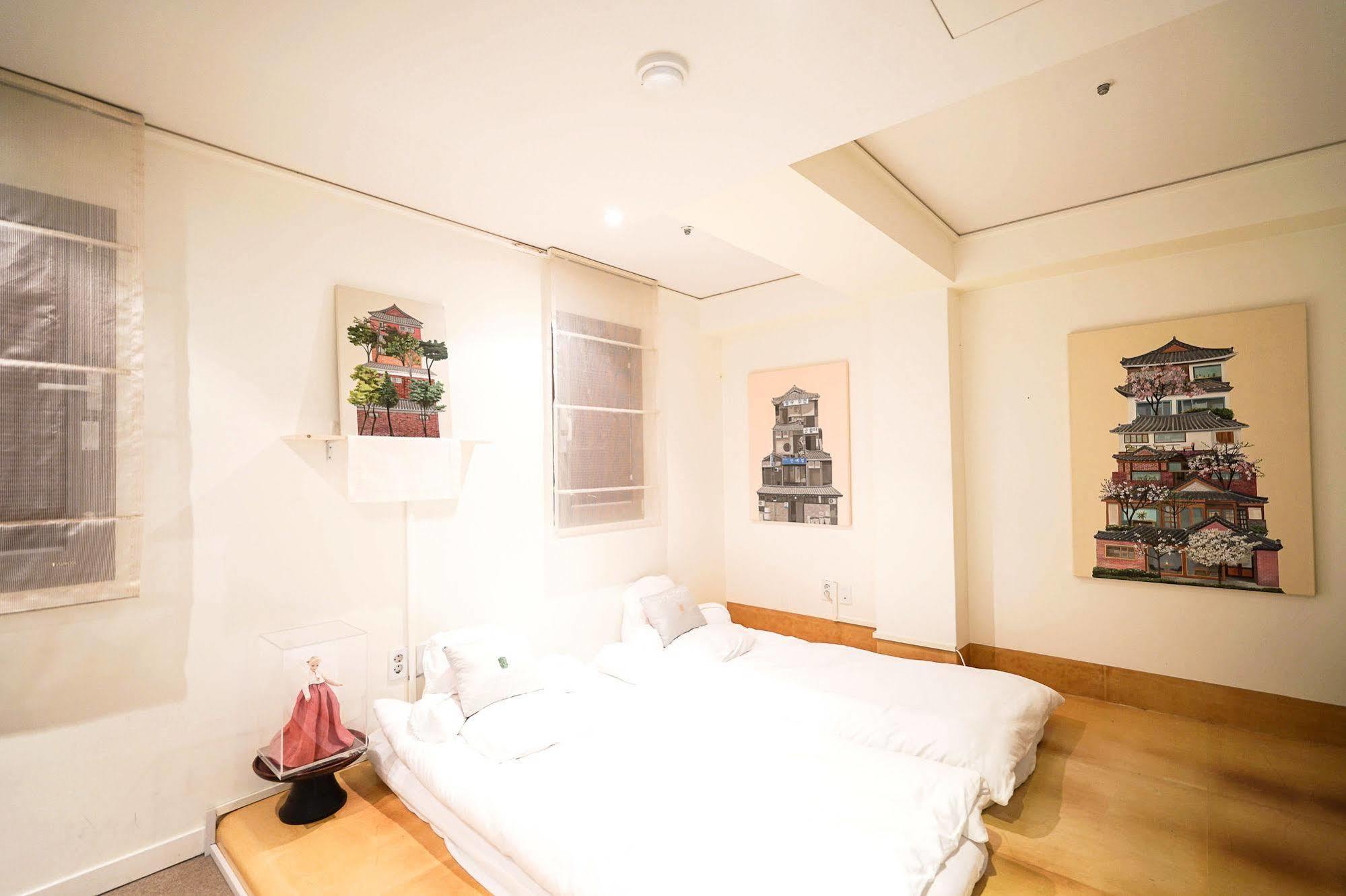 Apartment The Win Art House