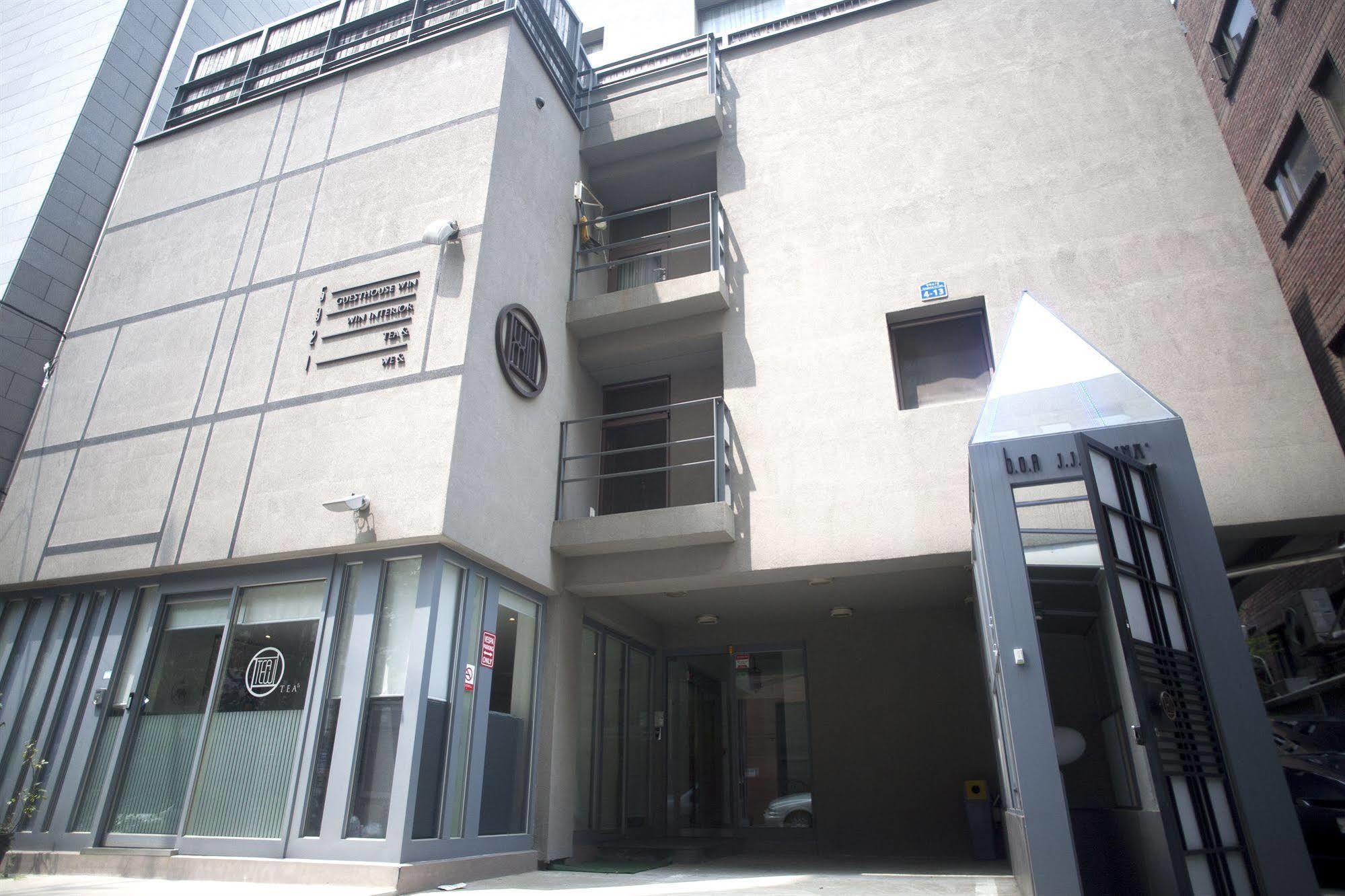 The Win Art House Apartment