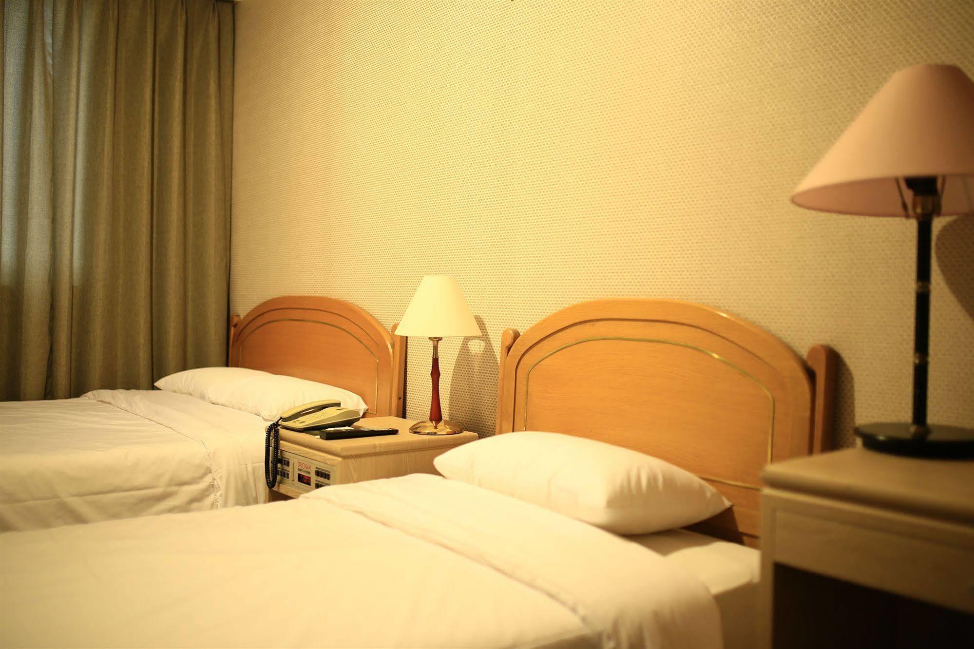 Brown Hotel 2*