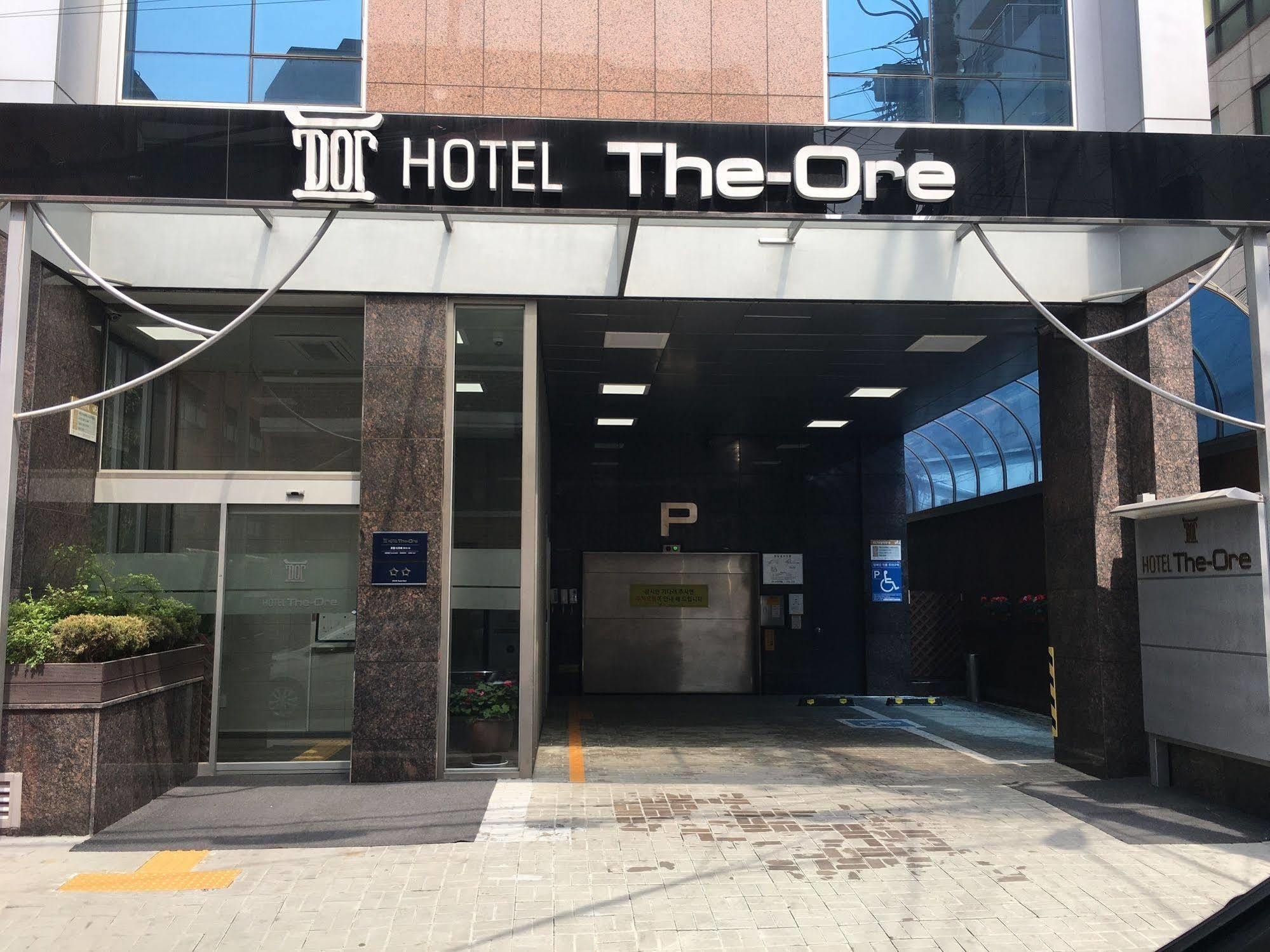 The-ore Hotel