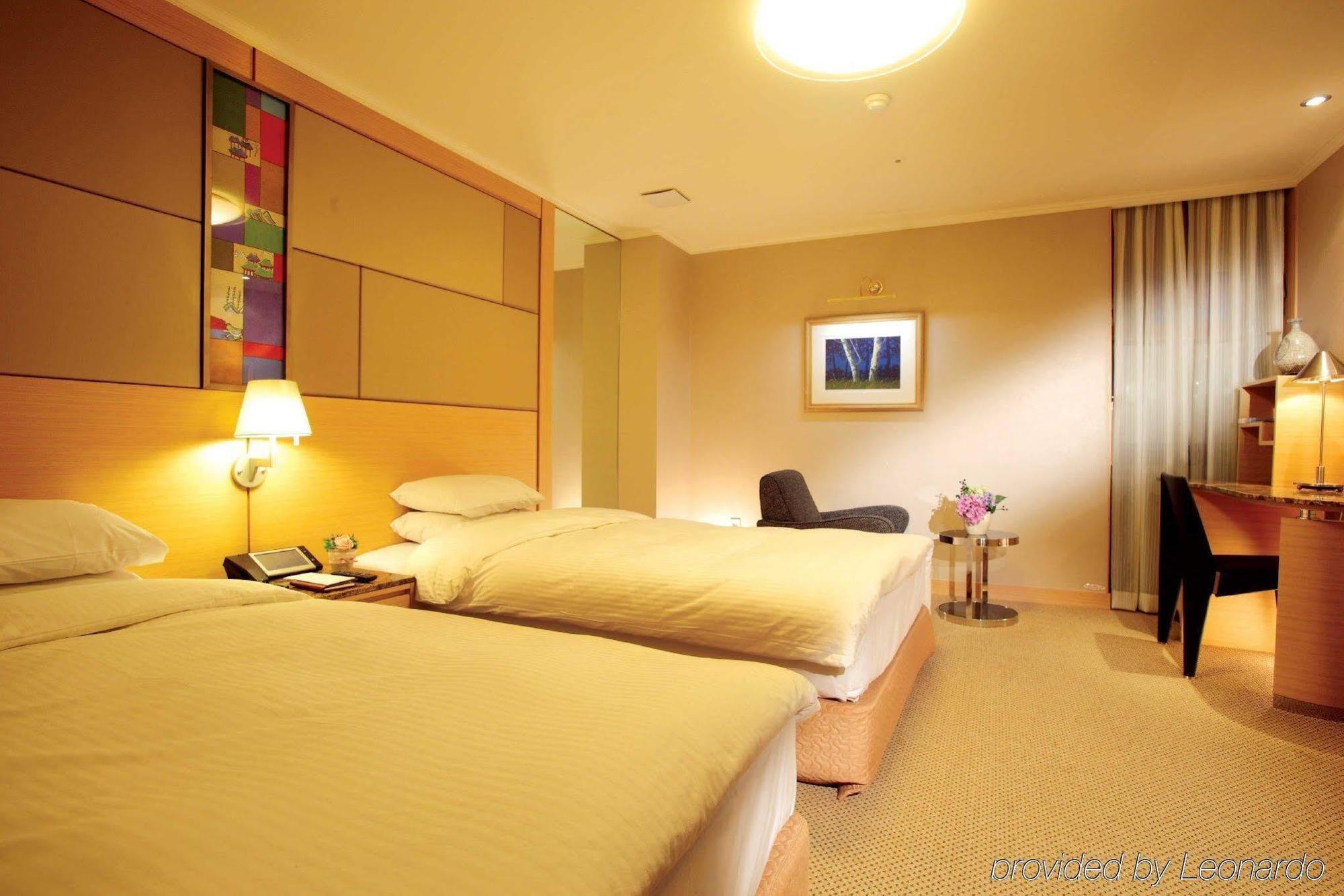 Sunshine Hotel