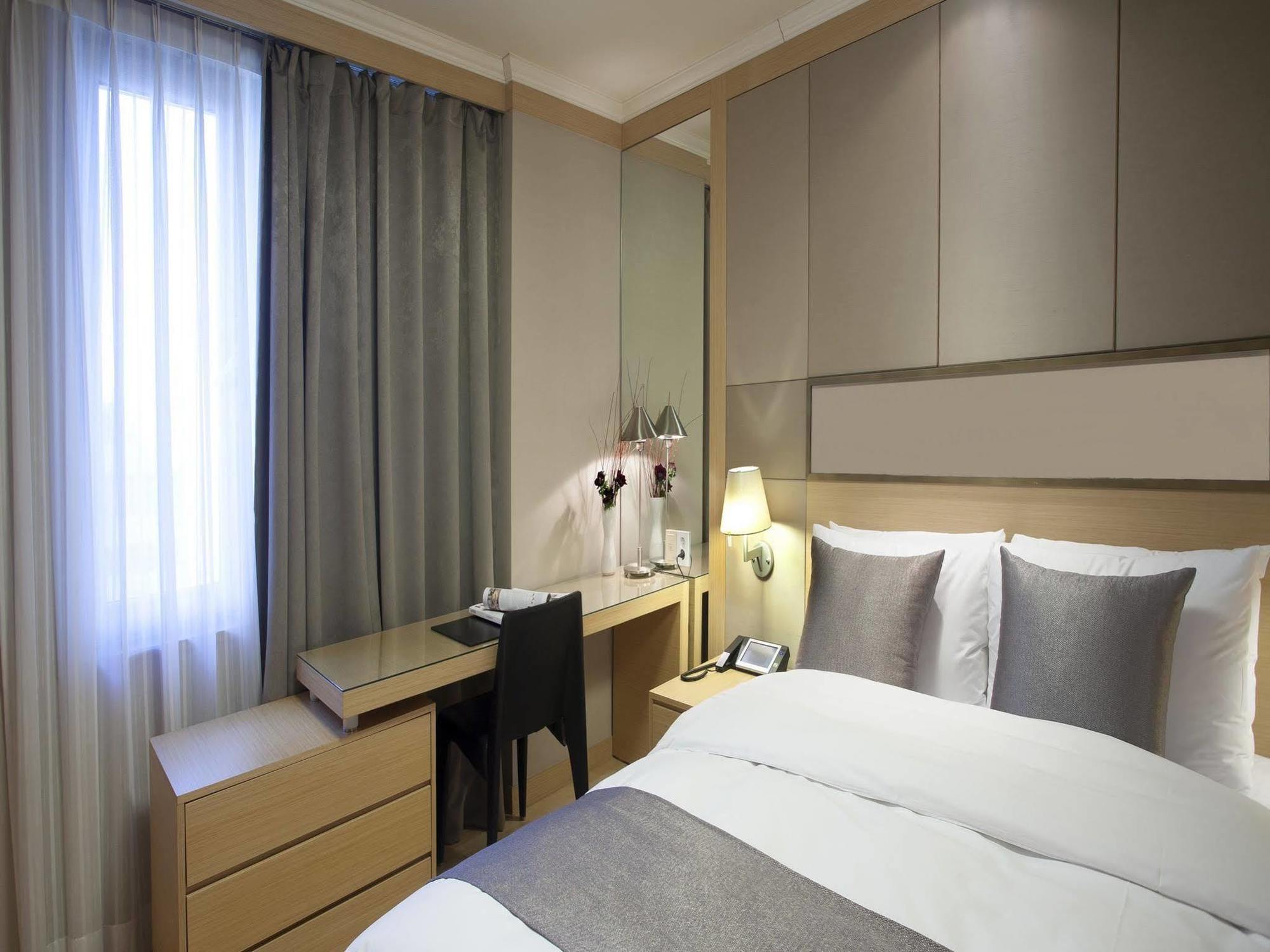 Sunshine Hotel