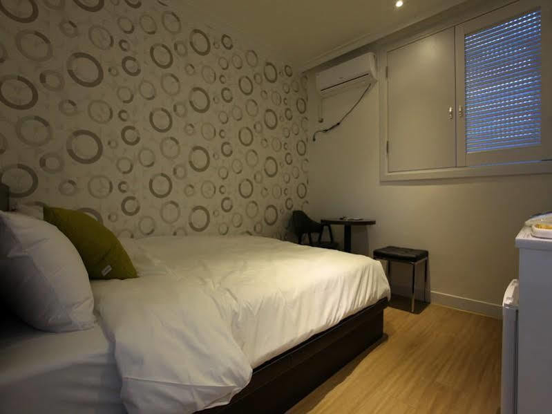 Hotel Y