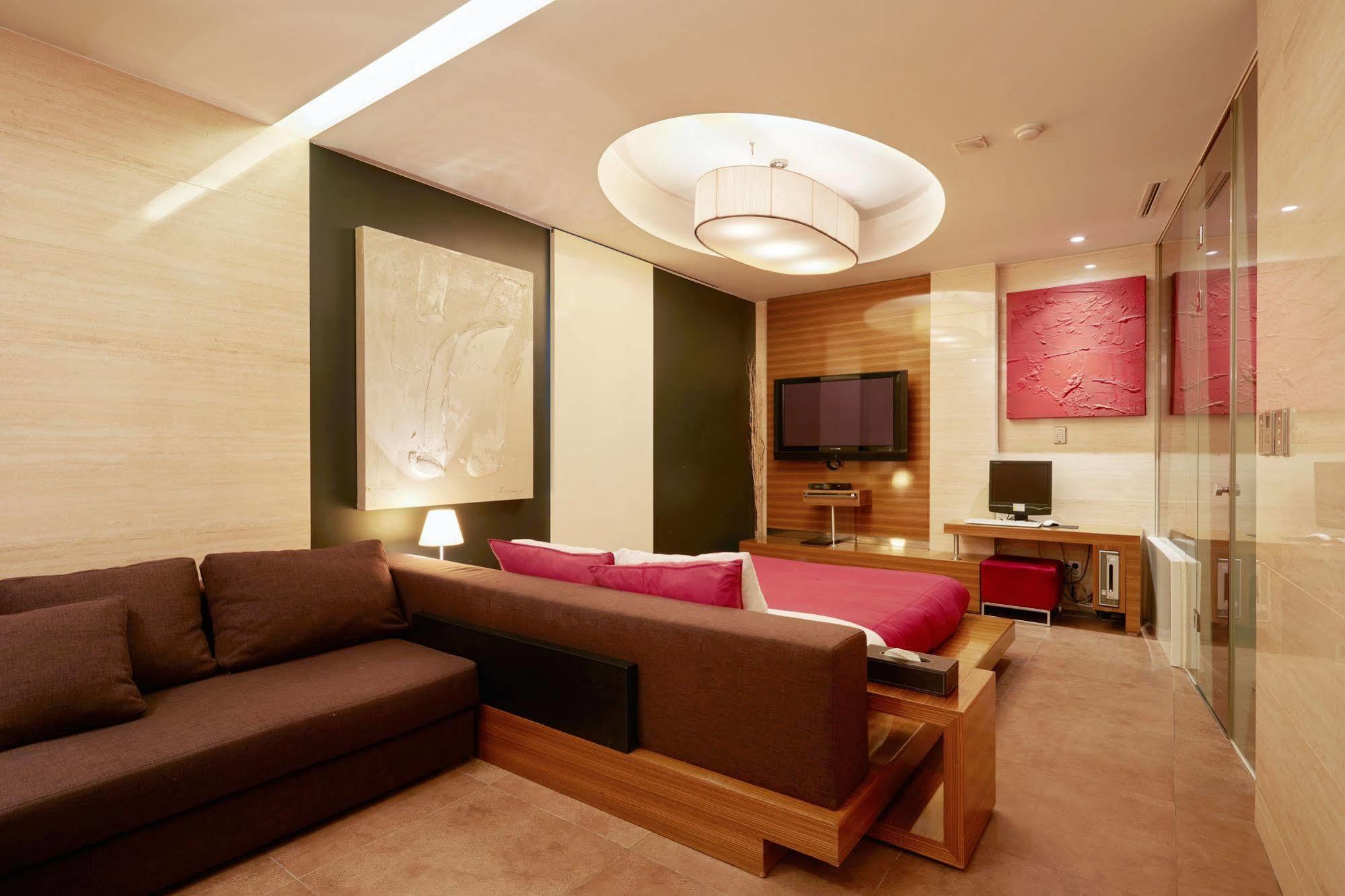 Tria Business & Boutique 3*