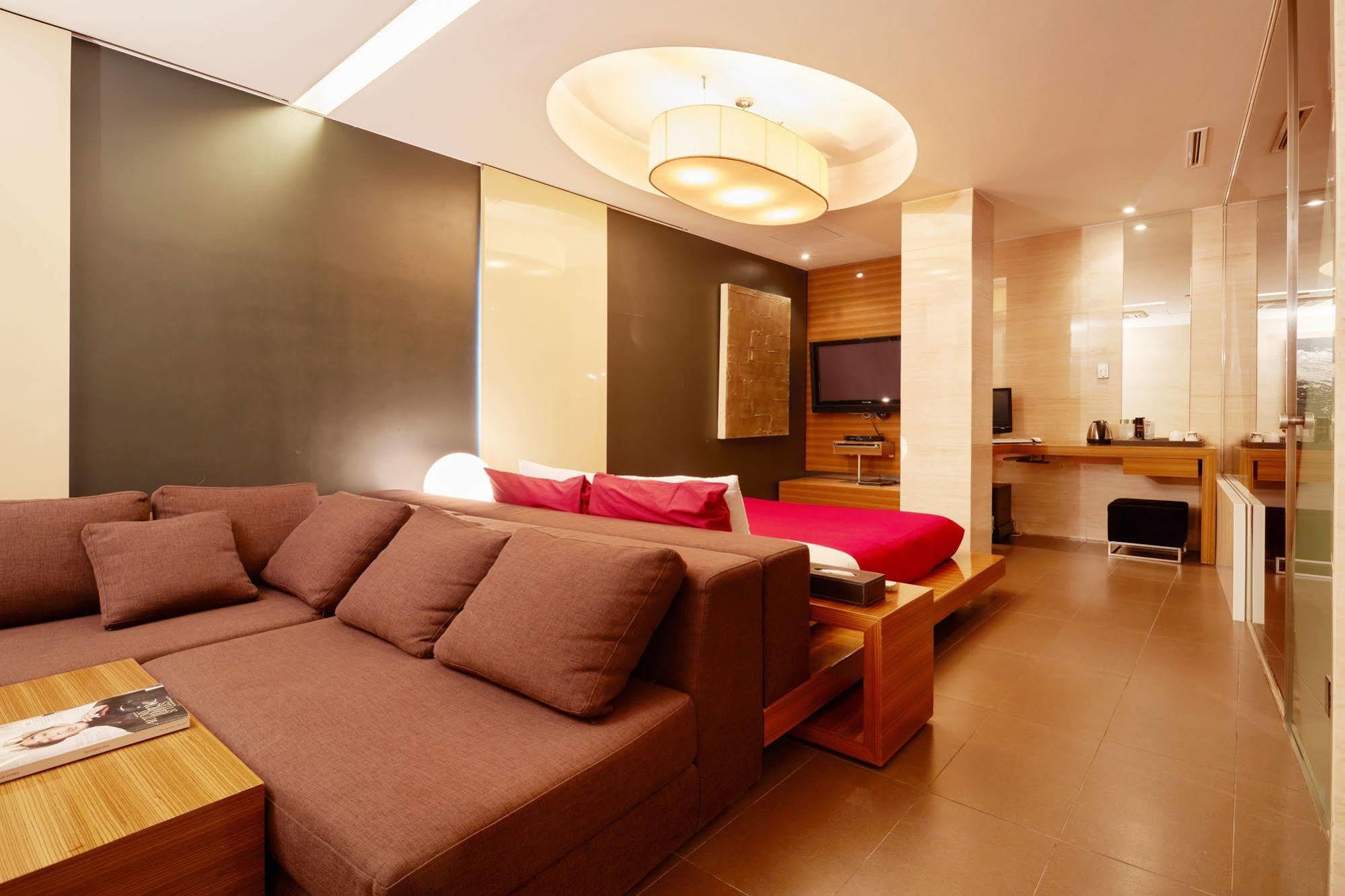 Tria Business & Boutique Hotel 3*