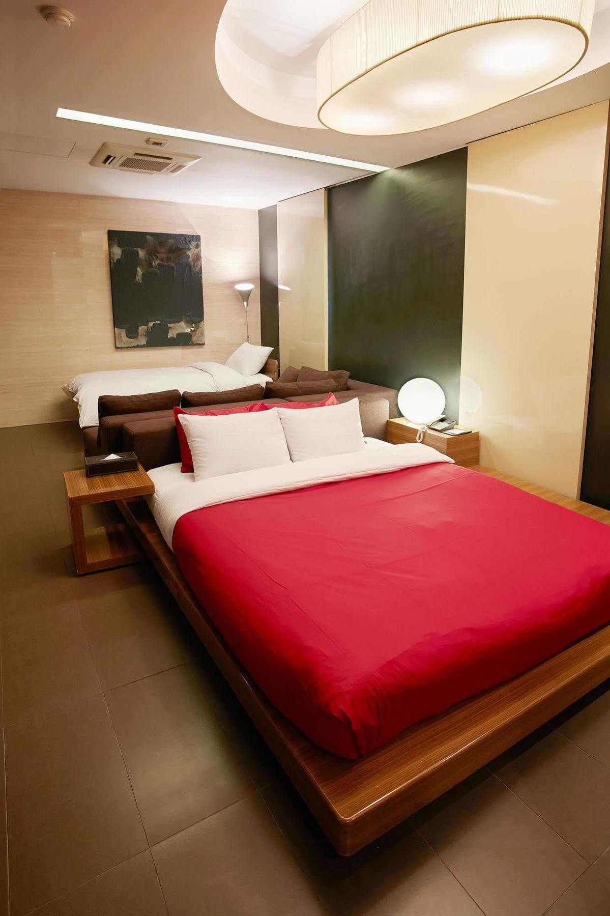 Tria Business & Boutique Hotel 3*