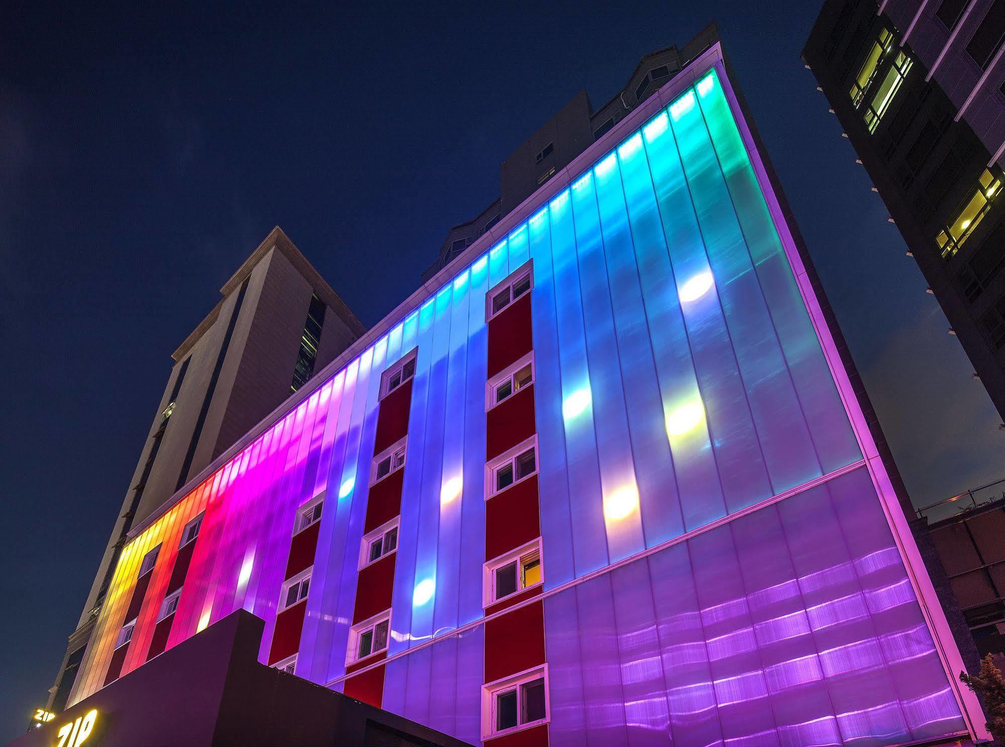 Zip Hotel