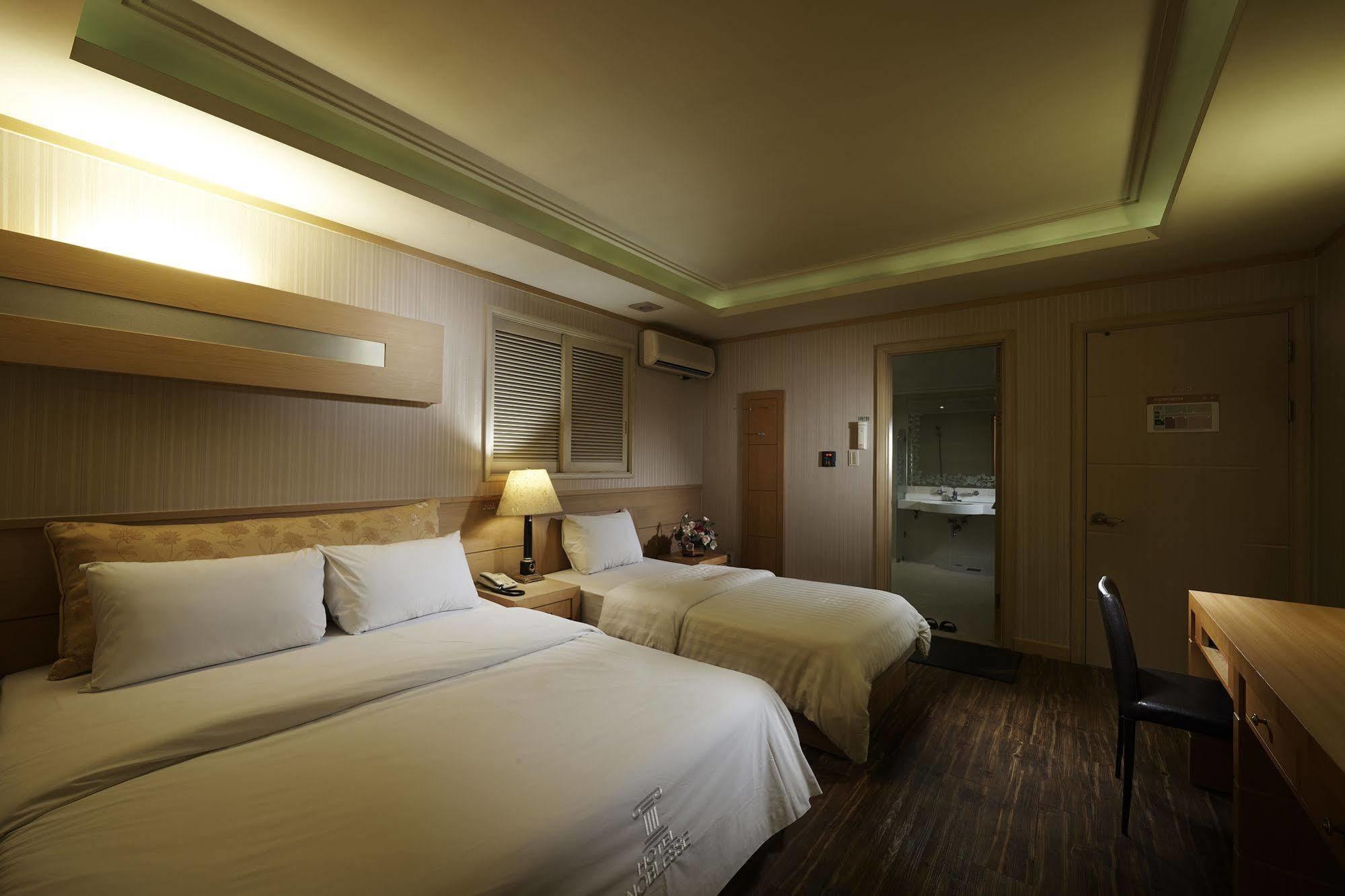Noblesse, Yeoksam Hotel