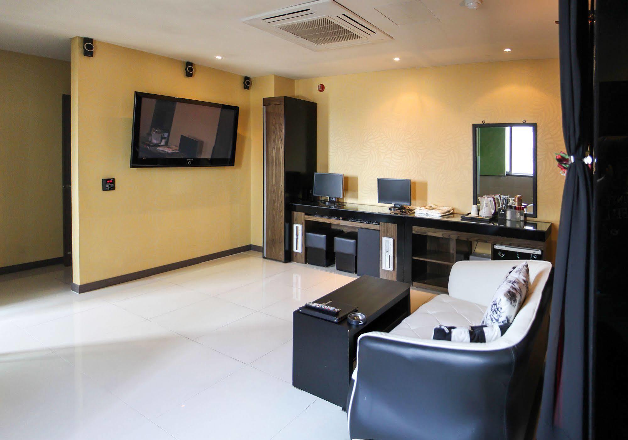 Jj Hotel 2*