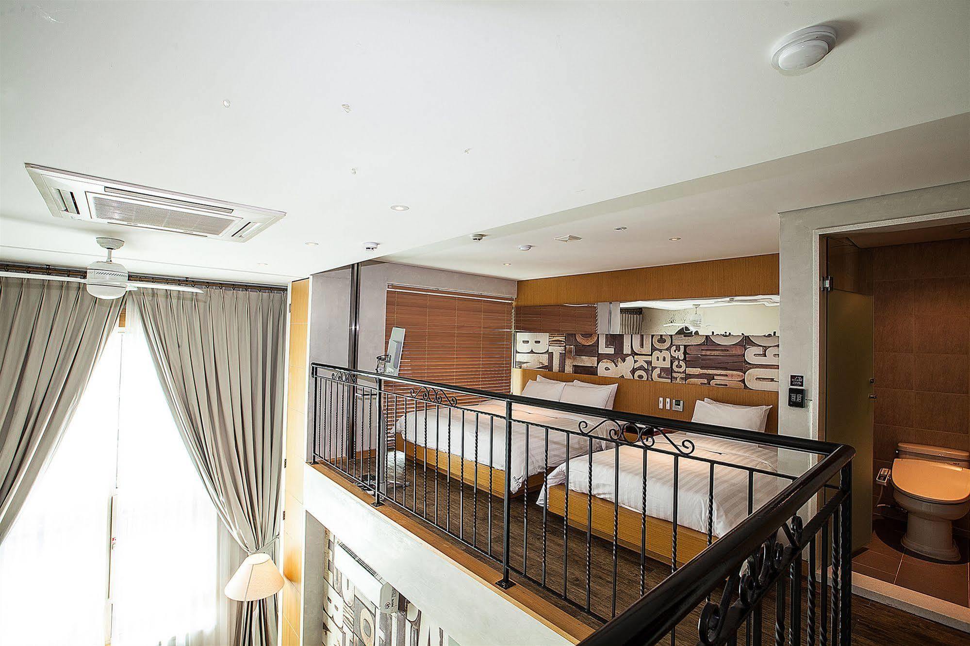 Hotel Yeongdeungpo Lifestyle F 3*