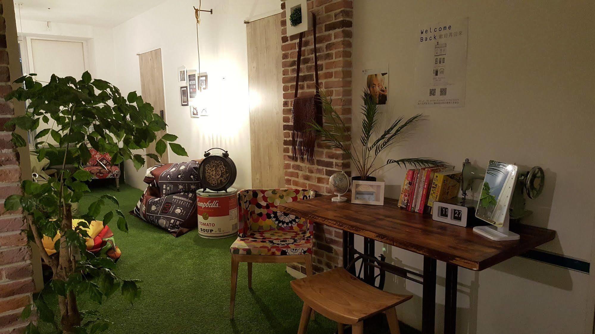 Hotel Mmmio House