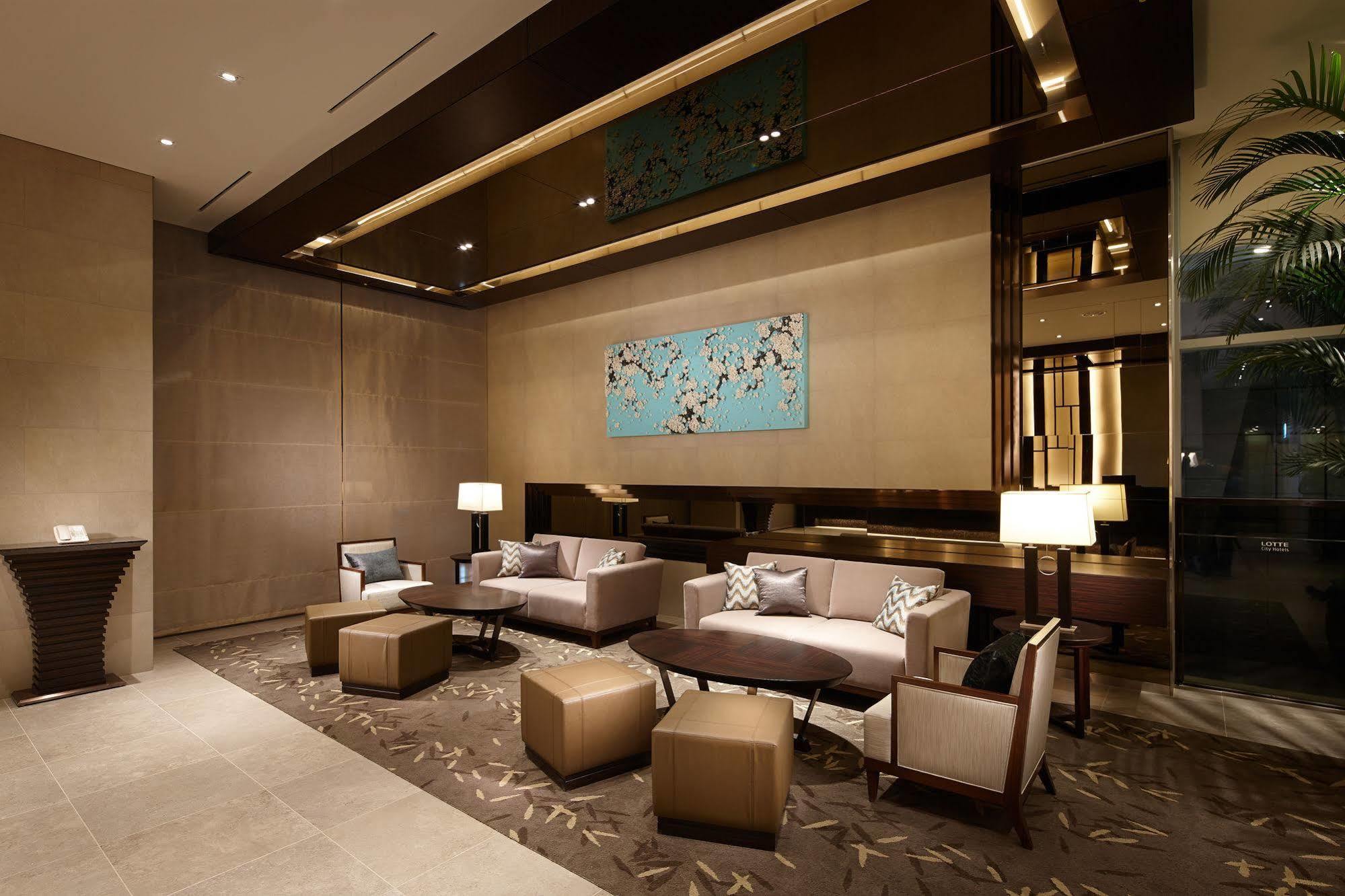 Hotel Lotte Myeongdong 4*