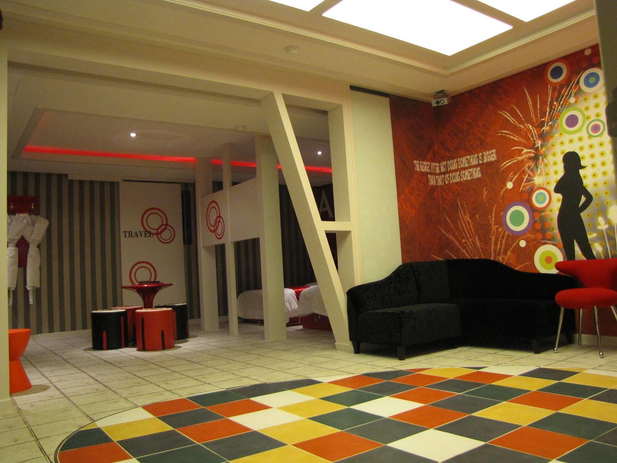 Life Hotel