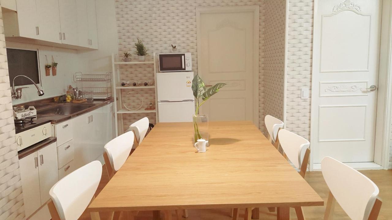 Hongdae Zoe Three House * Seul
