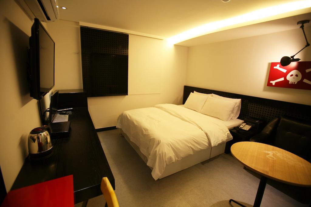 Spring 21 Sinchon Seul