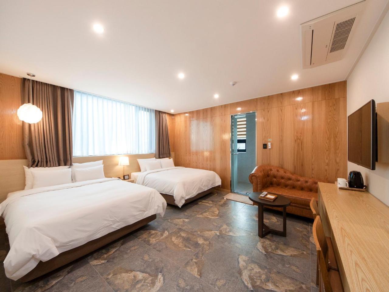 Nafore Hotel