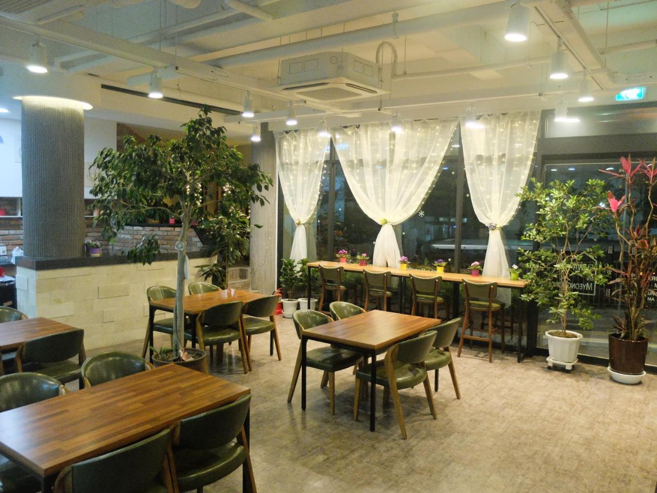 Ehwa In Myeongdong Guest house 2*