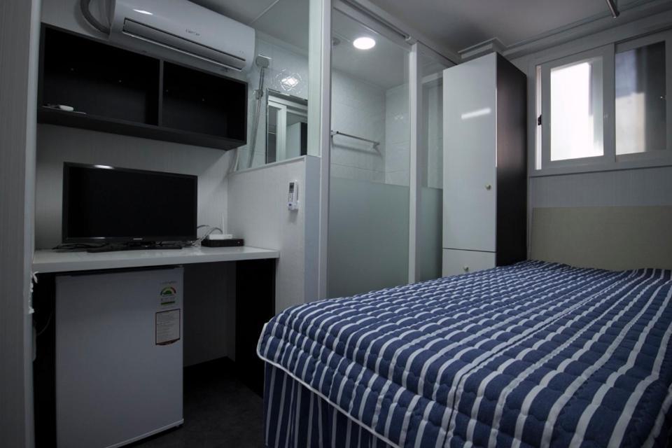 Goodstay Oneroomtel Hostel *