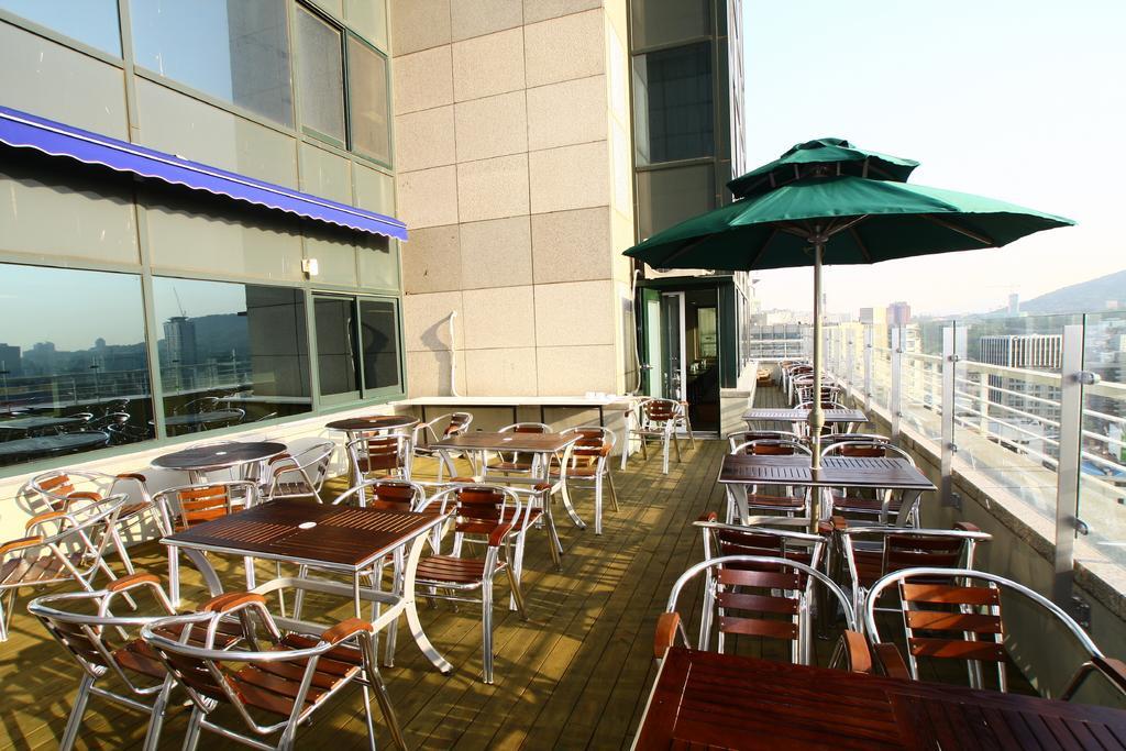 Eastgate Tower 4*