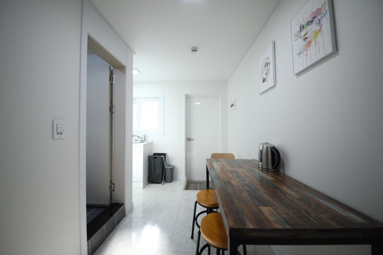 Zibro H Bed & Breakfast