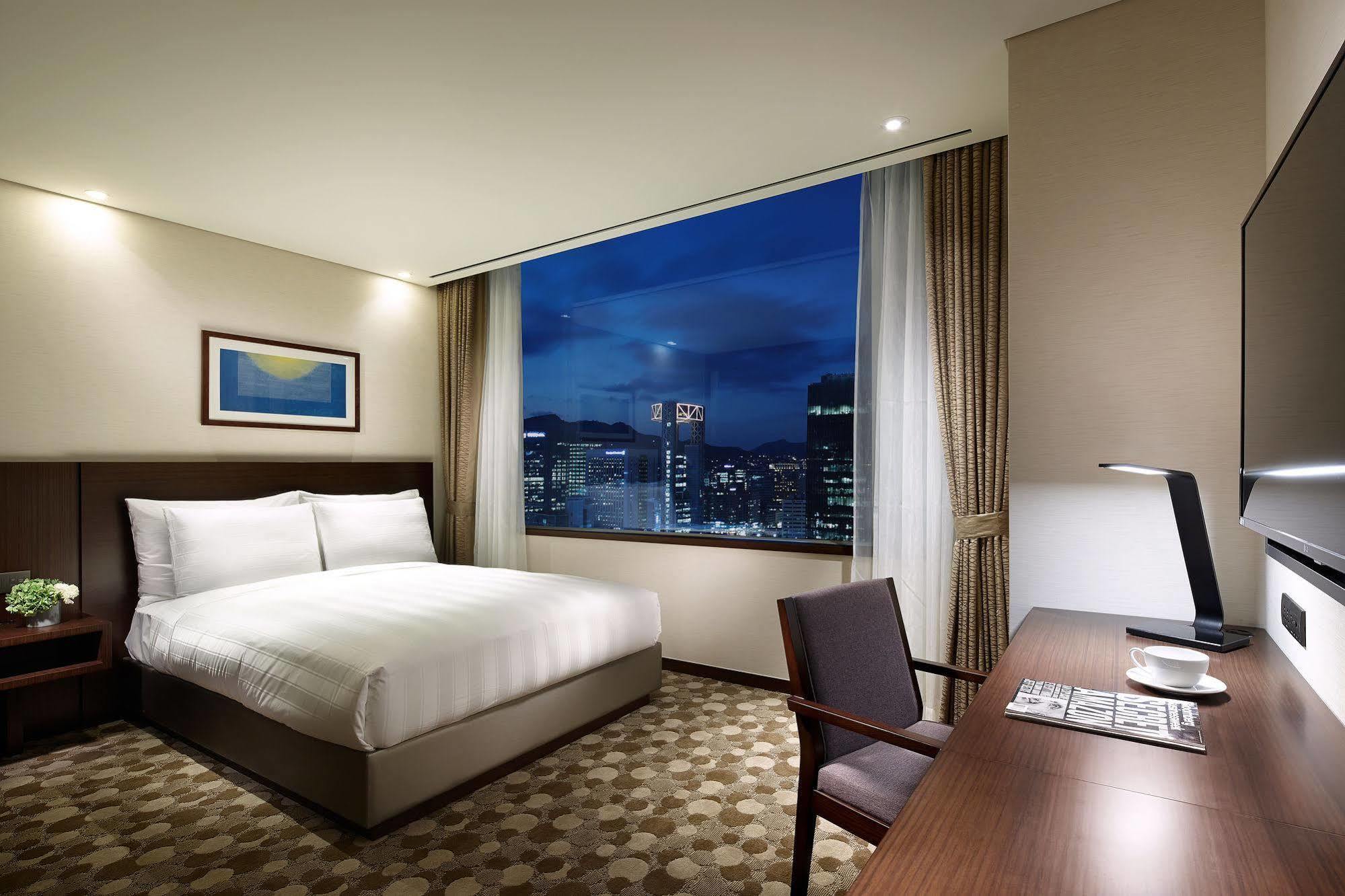 Lotte Myeongdong Hotel 4*