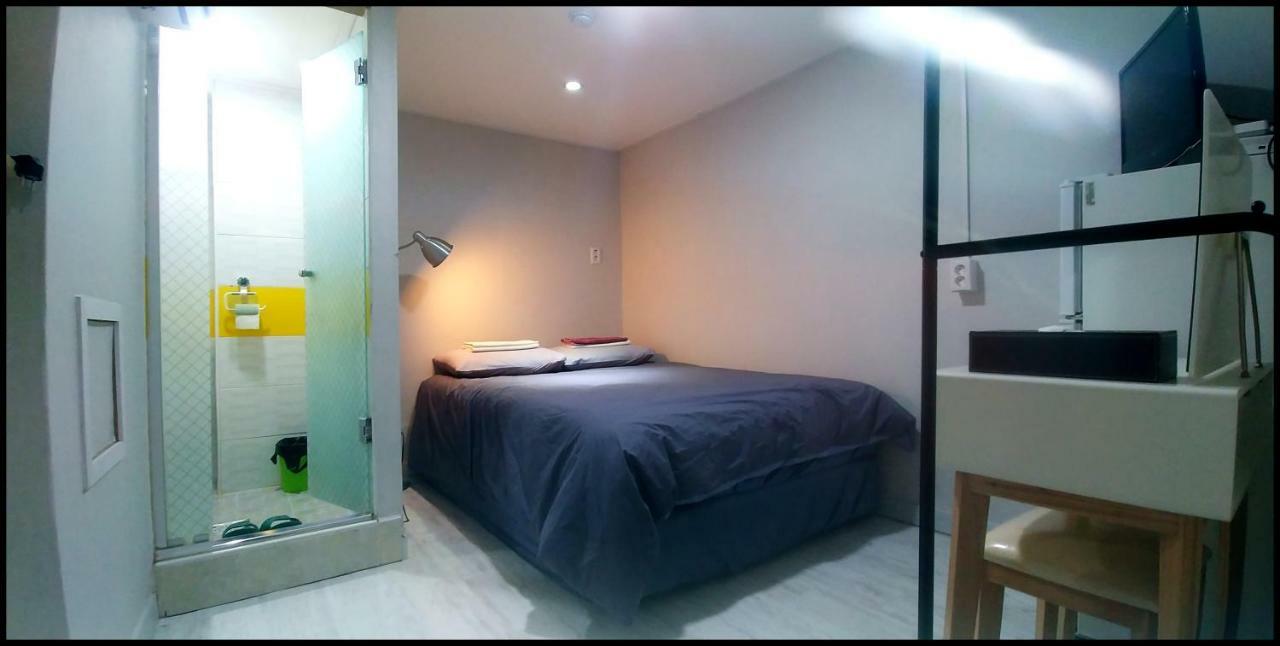24 Sinchon 2* Seoul