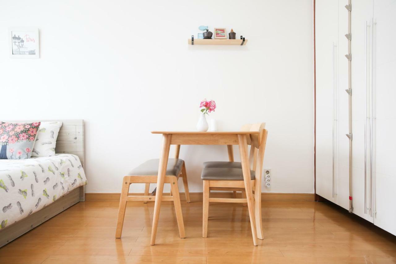Sam Hongdae Hostel *