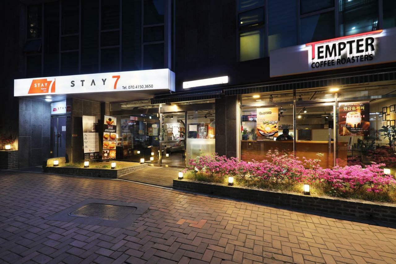 Stay7 Myeongdong Hostel *