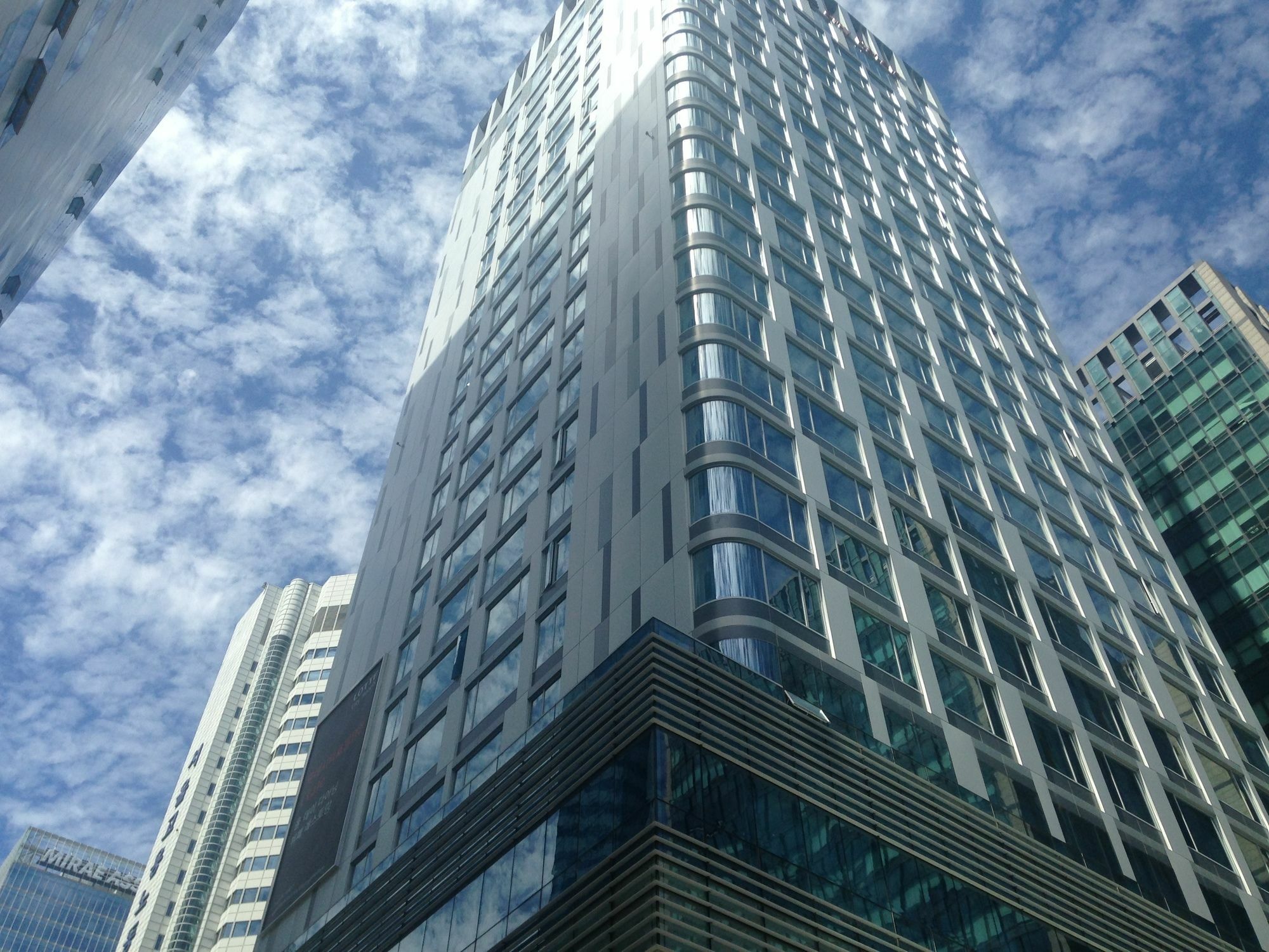 Lotte Myeongdong 4*
