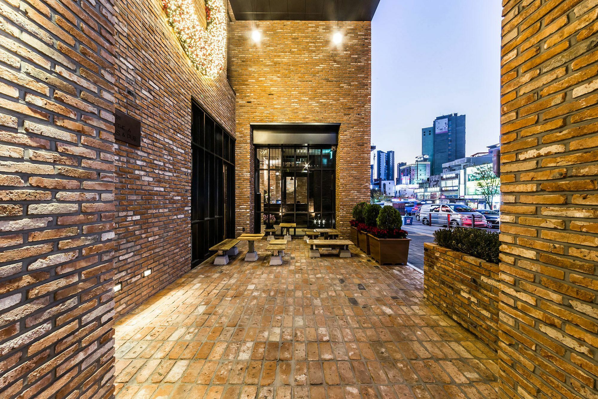 The Artist Dongseon 3* Seoul